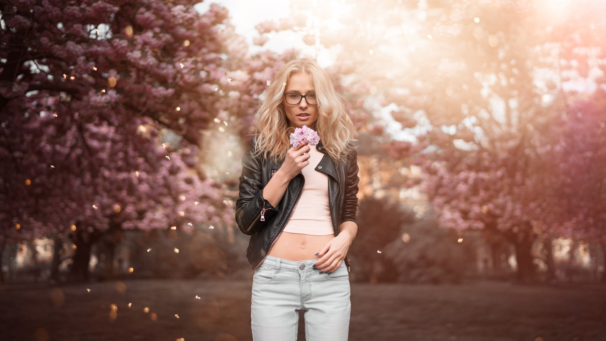 portrait, blonde, tree, model, adult, 1080P, beautiful woman, blond hair, young adult, looking at camera, trees, hairstyle, nature, leather jackets, pants, HD Wallpaper