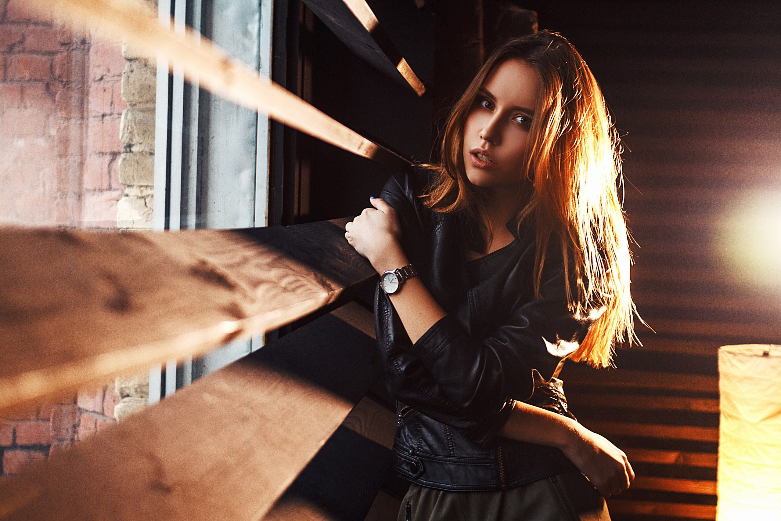 arms crossed, brunette, leather jackets, looking at viewer, women, depth of field, watch, indoors, 2K, Vlad Popov, women indoors, model, HD Wallpaper