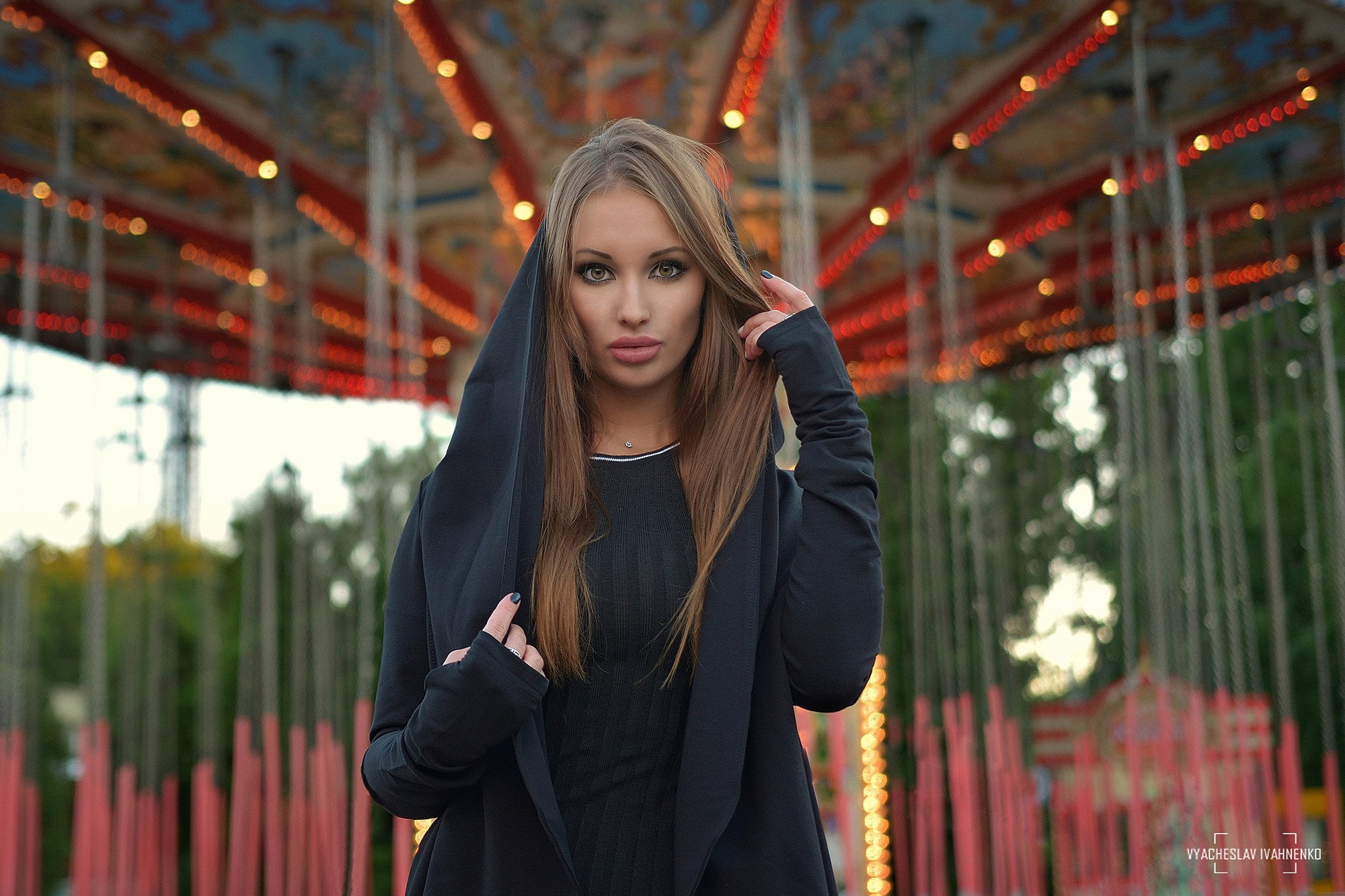 painted nails, 1080P, women, women outdoors, blonde, portrait, Vuacheslav Ivahnenko, depth of field, HD Wallpaper