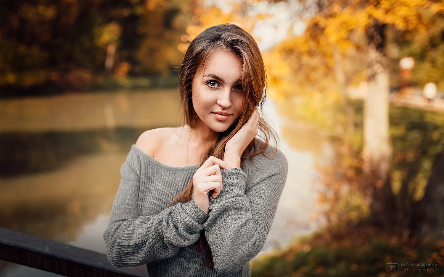 Evgeny Markalev, fall, bokeh, women, face, 720P, brunette, long hair, sweater, hands in hair, women outdoors, brown eyes, portrait, HD Wallpaper