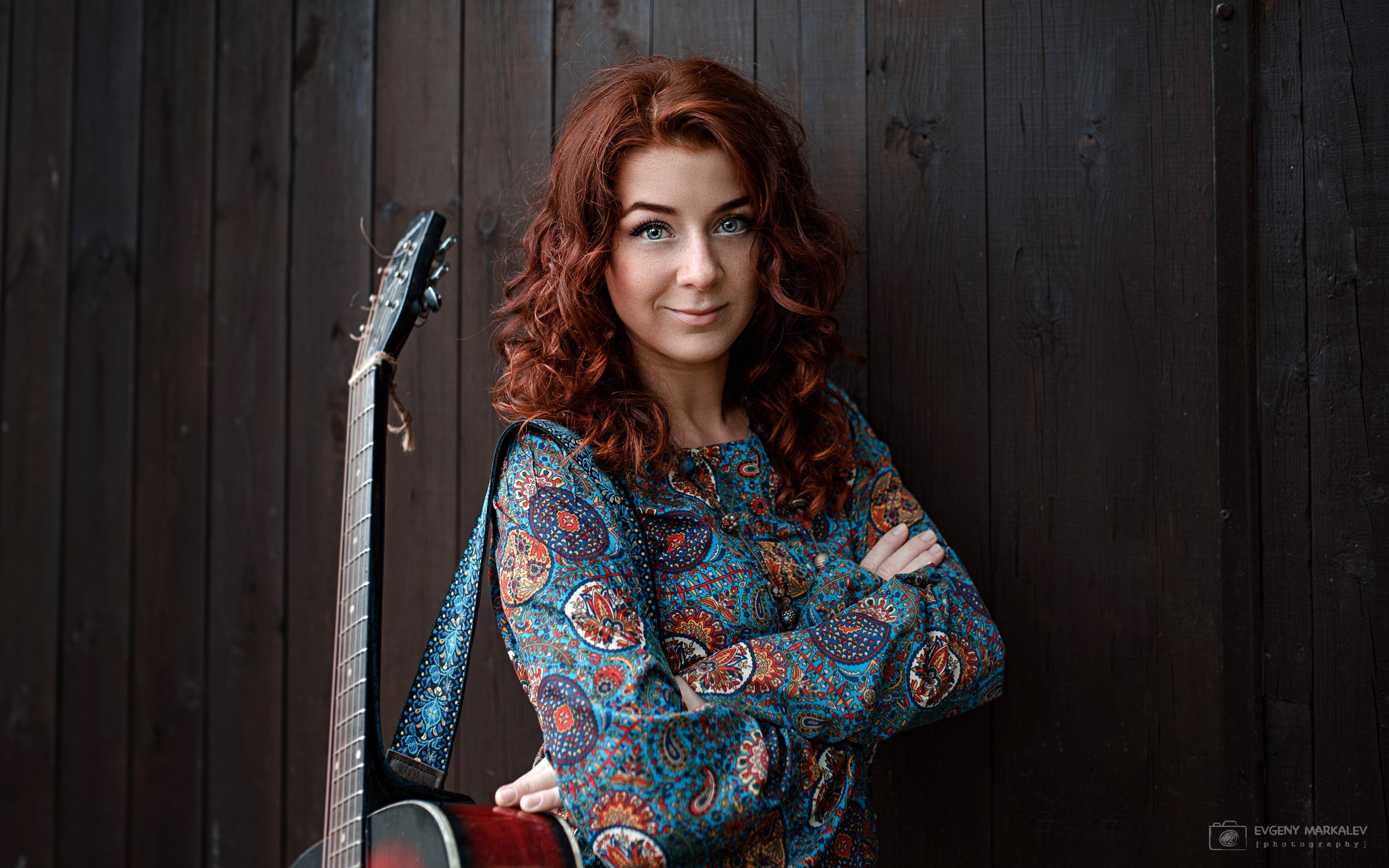 guitar, model, 1080P, pose, is, Lana, makeup, red, look, hairstyle, blouse, Evgeny Markalev, portrait, background, smiling, wall, Eugene Marklew, HD Wallpaper