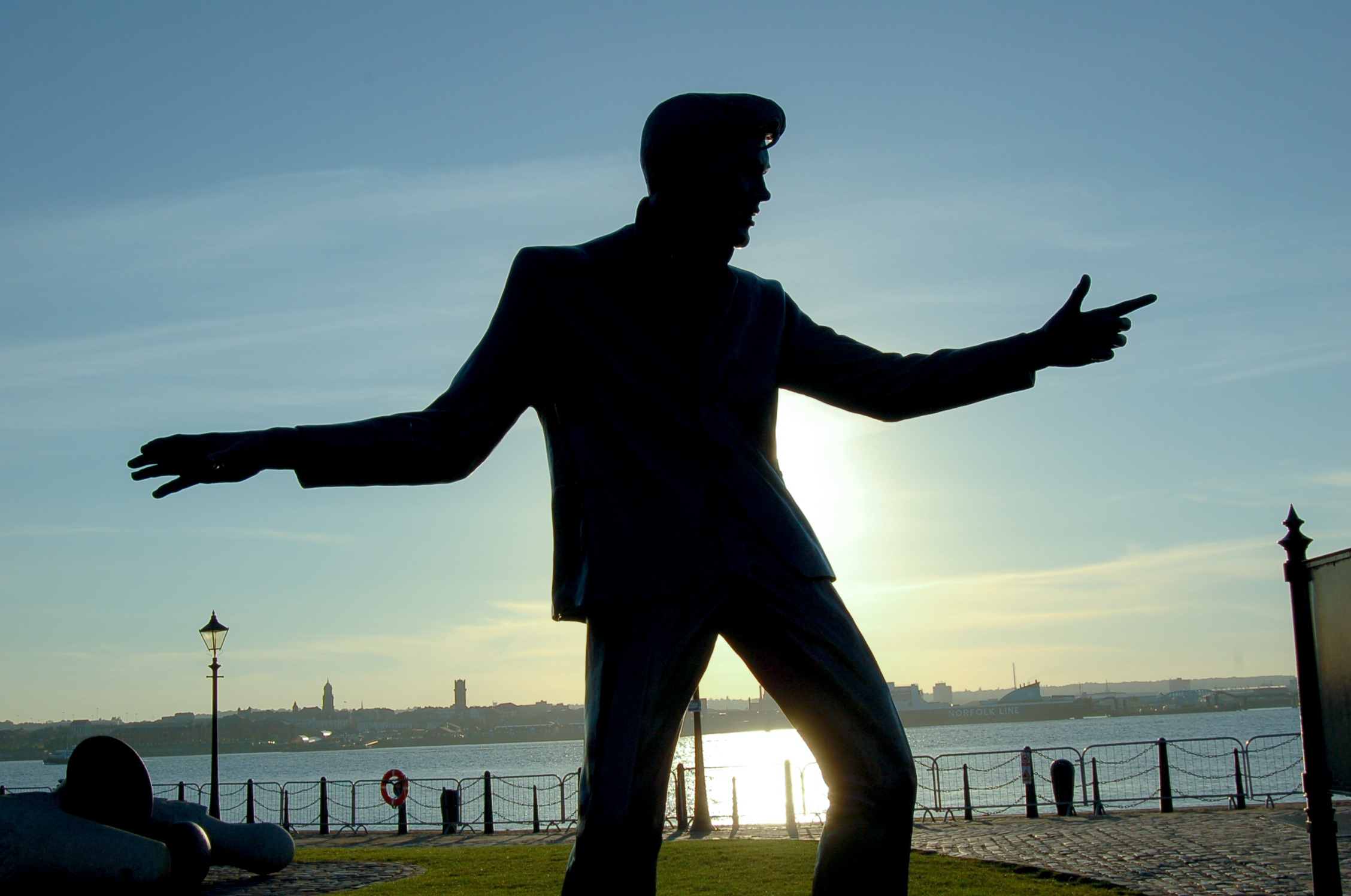 elvis, silhouette, architecture, standing, leisure activity, performer, lifestyles, 1080P, land, elvis presley, sunset, singer, statue, people, human arm, HD Wallpaper