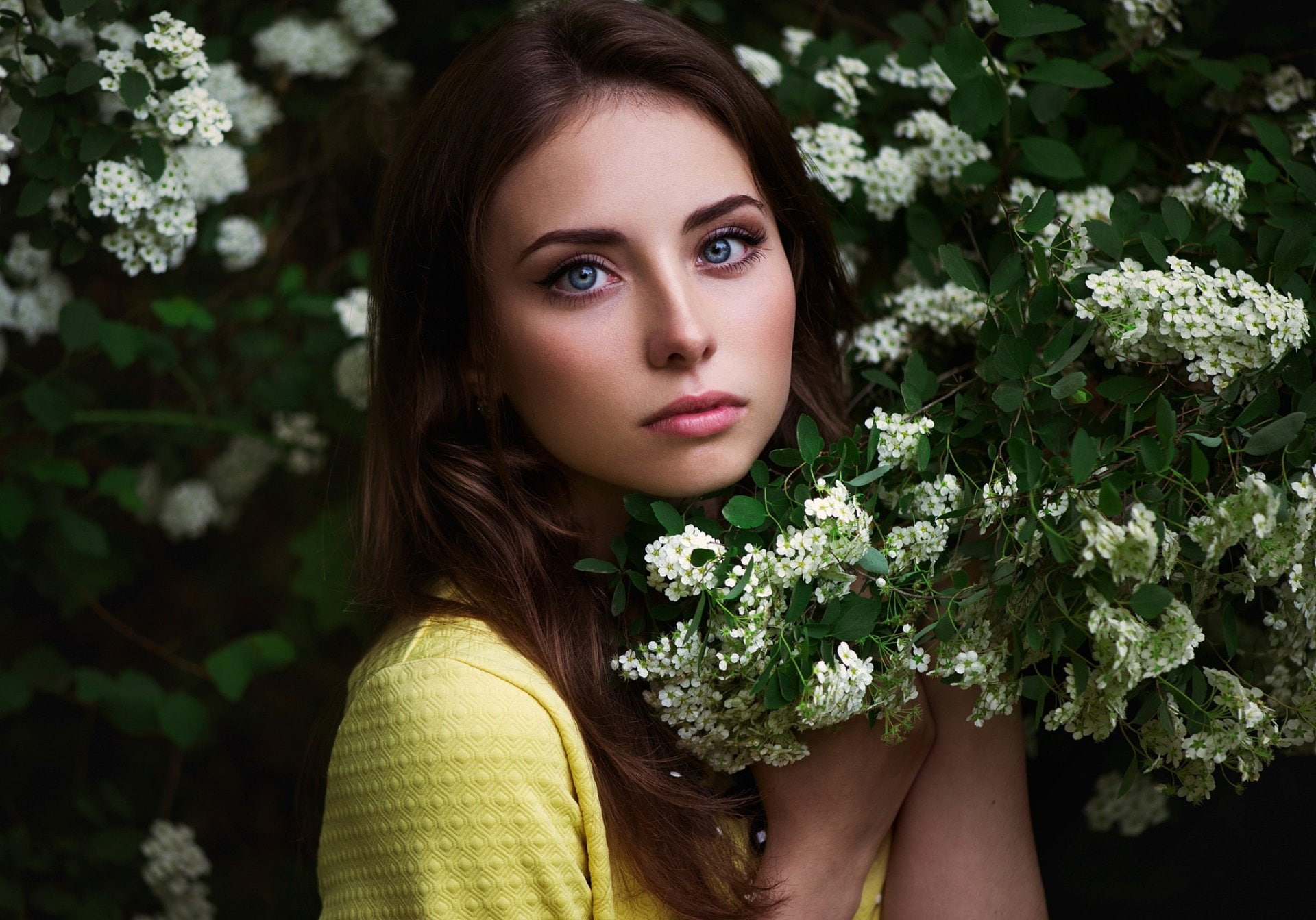 headshot, long hair, flowering plant, Woman, Models, brown hair, 1080P, Blue Eyes, looking at camera, beauty in nature, hairstyle, teenager, springtime, HD Wallpaper