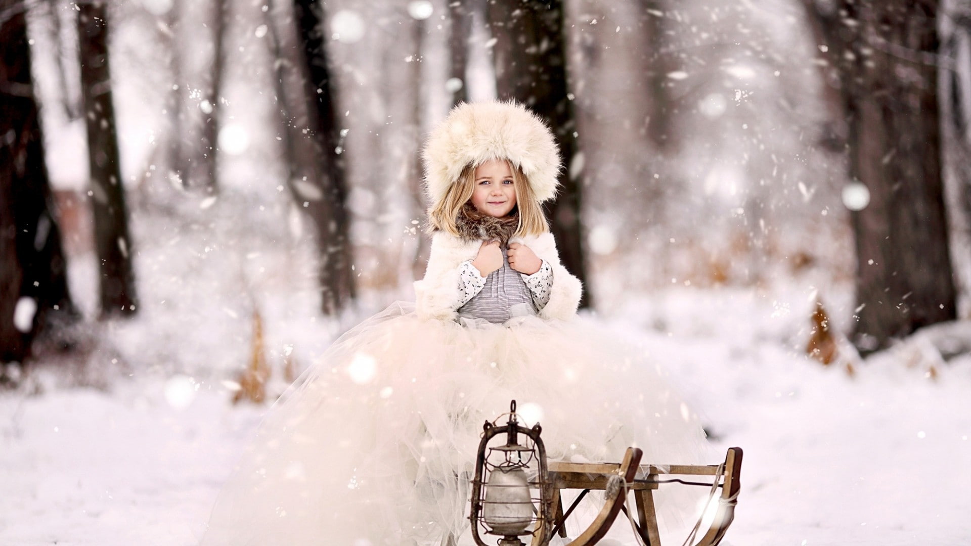 white color, beautiful people, beautiful woman, happiness, women, portrait, one person, winter, lantern, fur hat, snow, beauty, positive emotion, children, HD Wallpaper