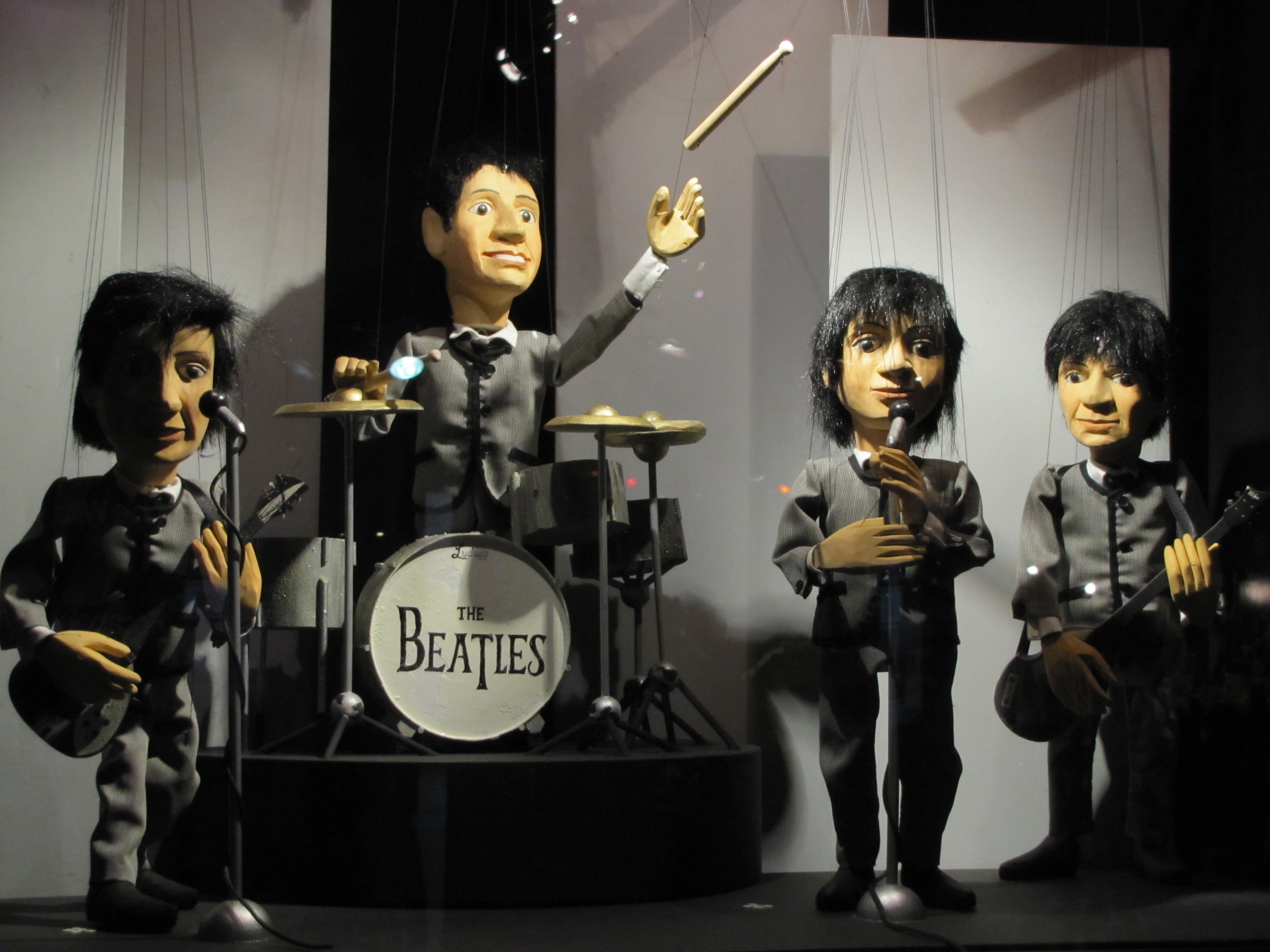 puppet theatre, people, representation, human representation, toys, backstage, dying of the light, beatles, female likeness, holding, augsburger puppenkiste, HD Wallpaper