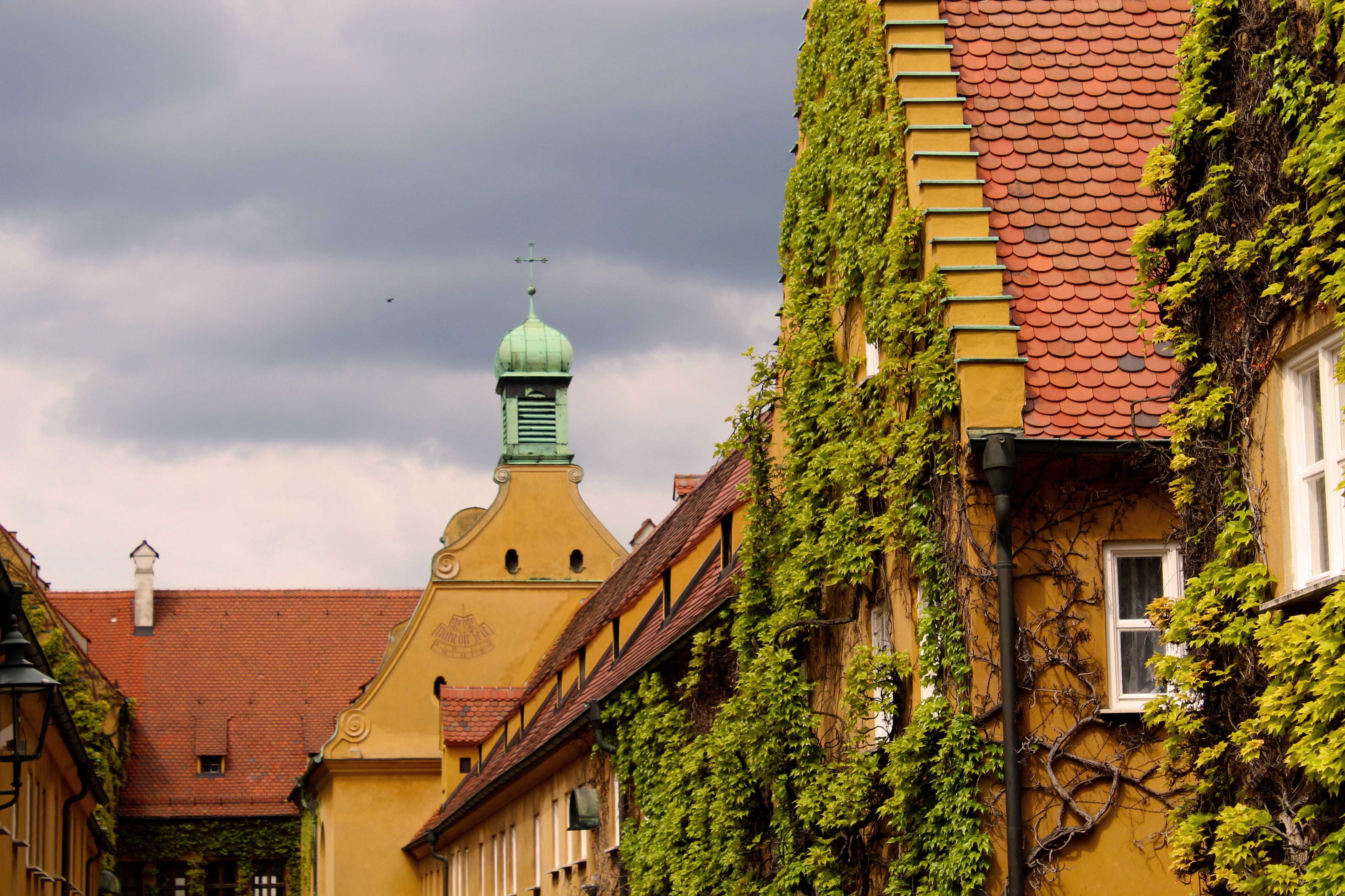 dome, 5K, built structure, historically, no people, residential district, augsburg, places of interest, religion, day, fugger, road, cloud - sky, tree, HD Wallpaper