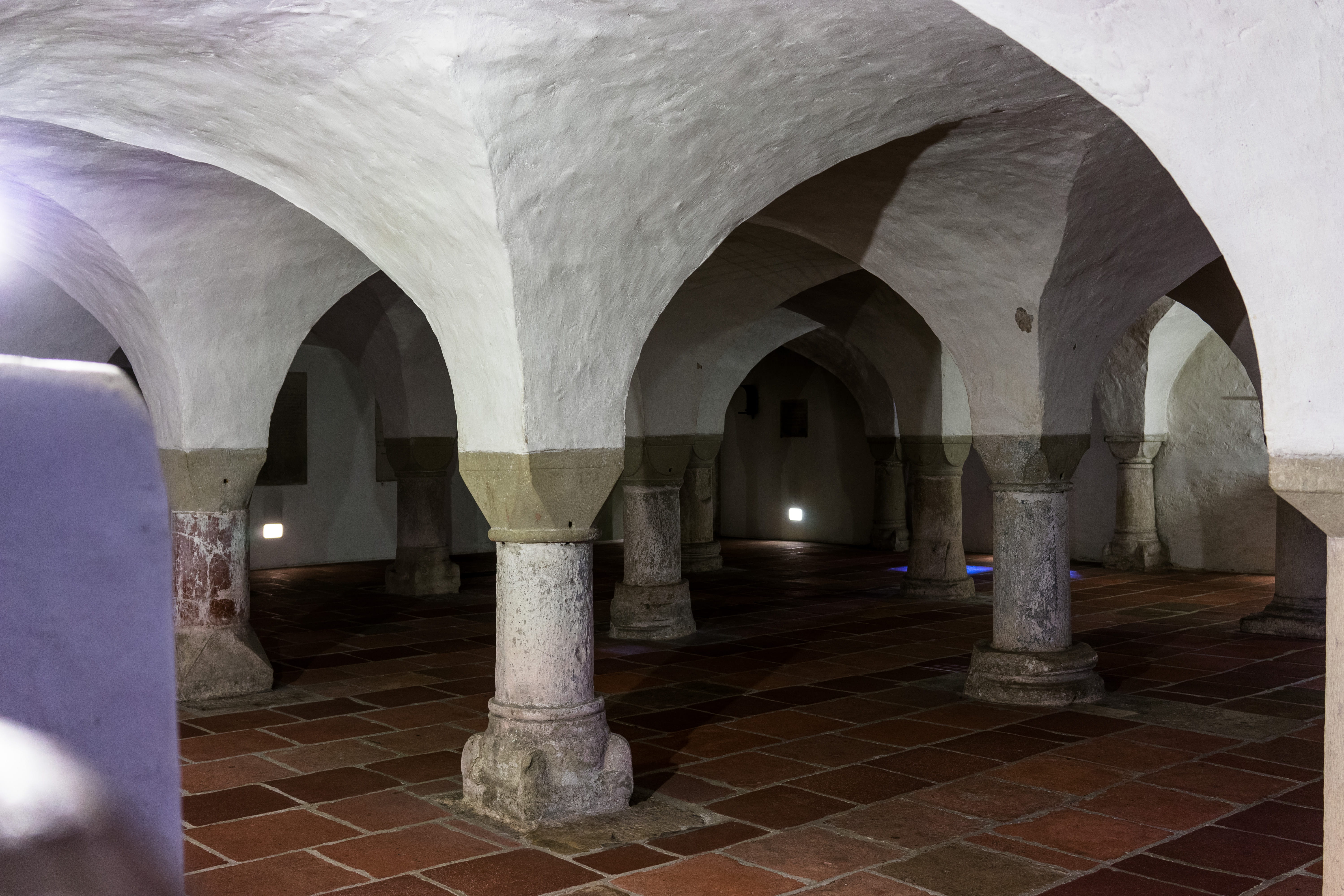 courtyard, empty, krypta, dome, built structure, building, absence, place of worship, hoher dom zu augsburg, religion, 5K, arch, augsburg, indoors, ceiling, HD Wallpaper