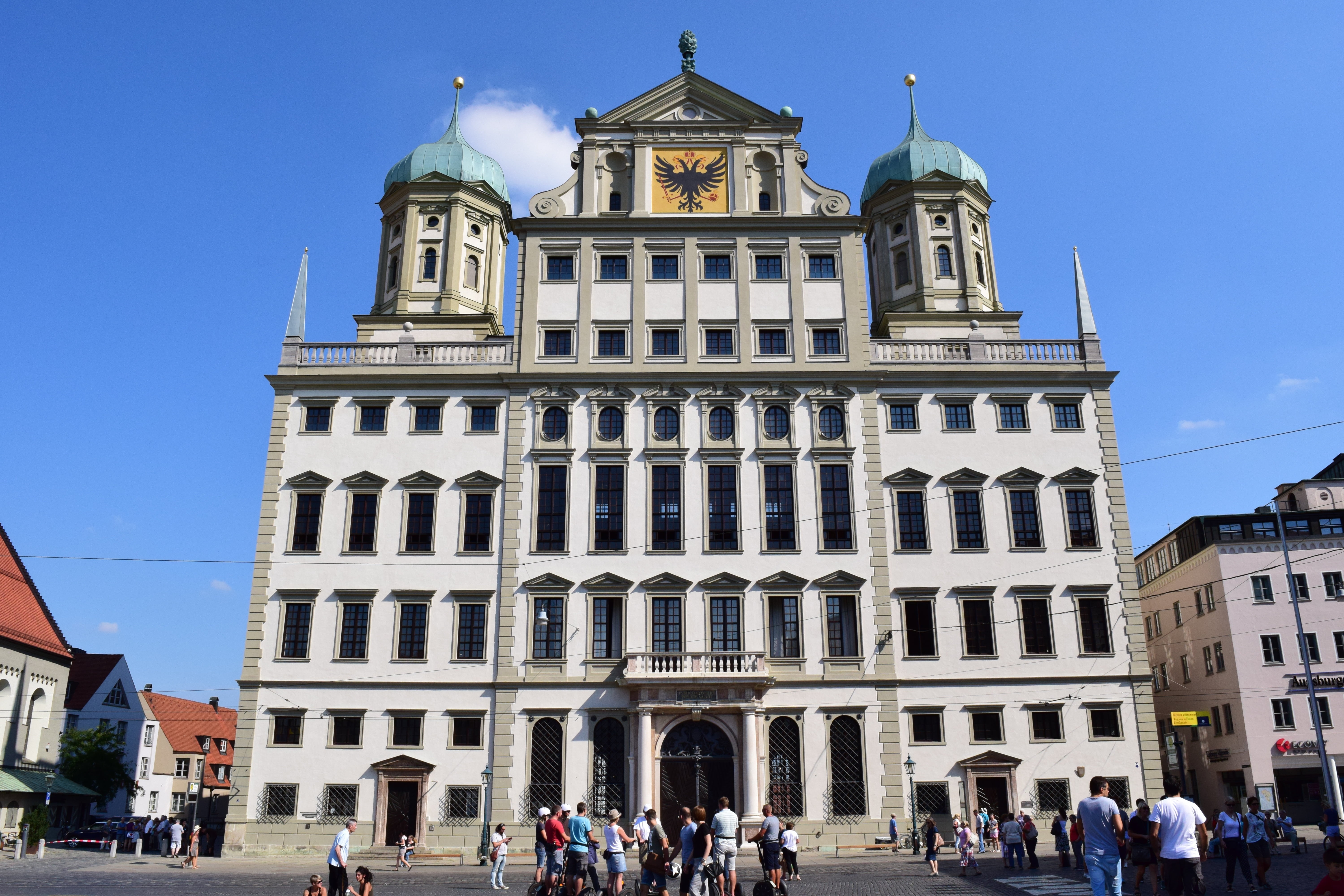 real people, city, travel destinations, crowd, history, facade, group of people, building, high building, outdoors, building exterior, town hall square, HD Wallpaper