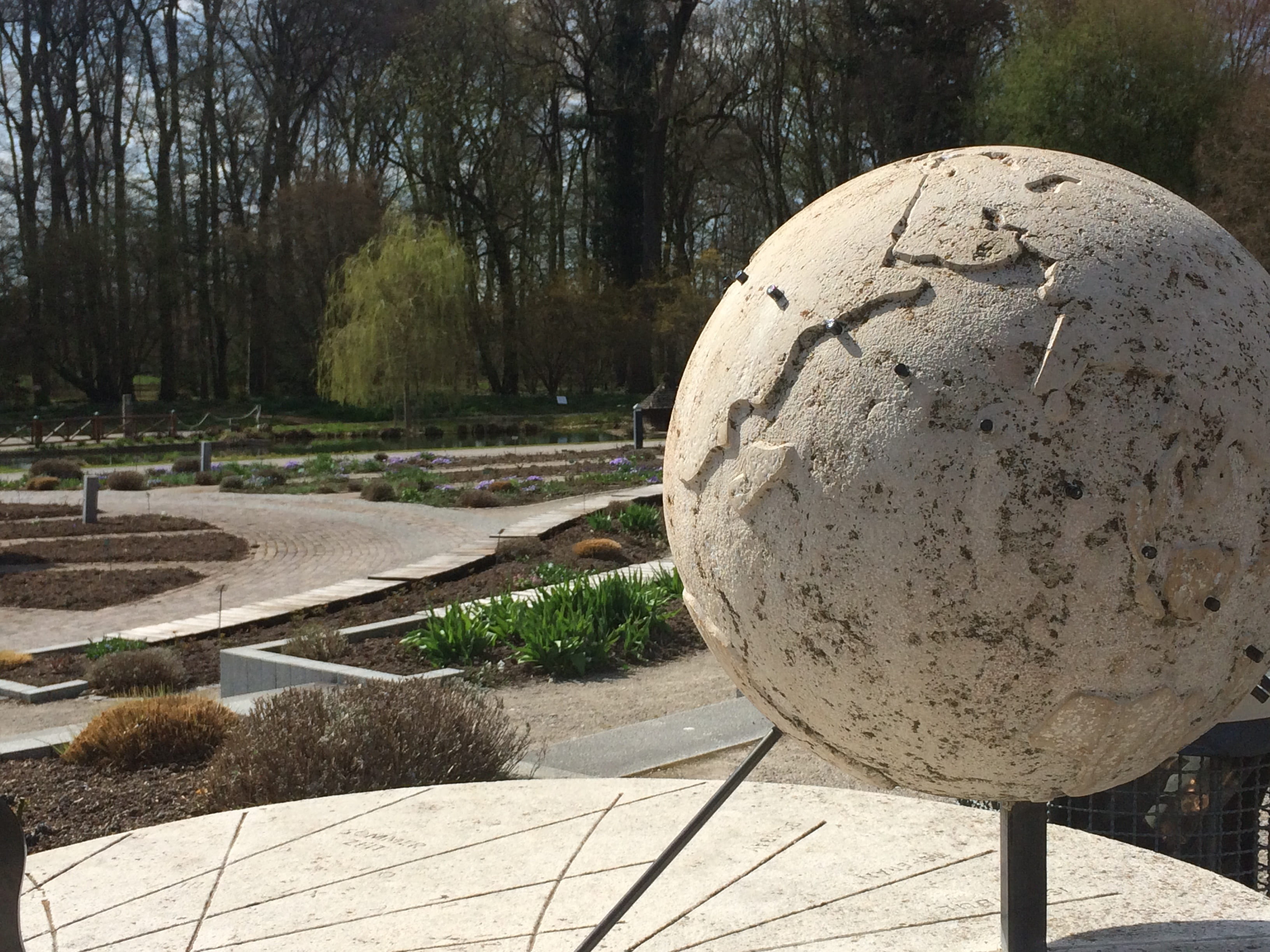 botanical garden, sun, land, lake, water, day, close-up, tree, 2K, botanical, stone, sphere, nature, ball, no people, augsburg, solid, growth, outdoors, HD Wallpaper