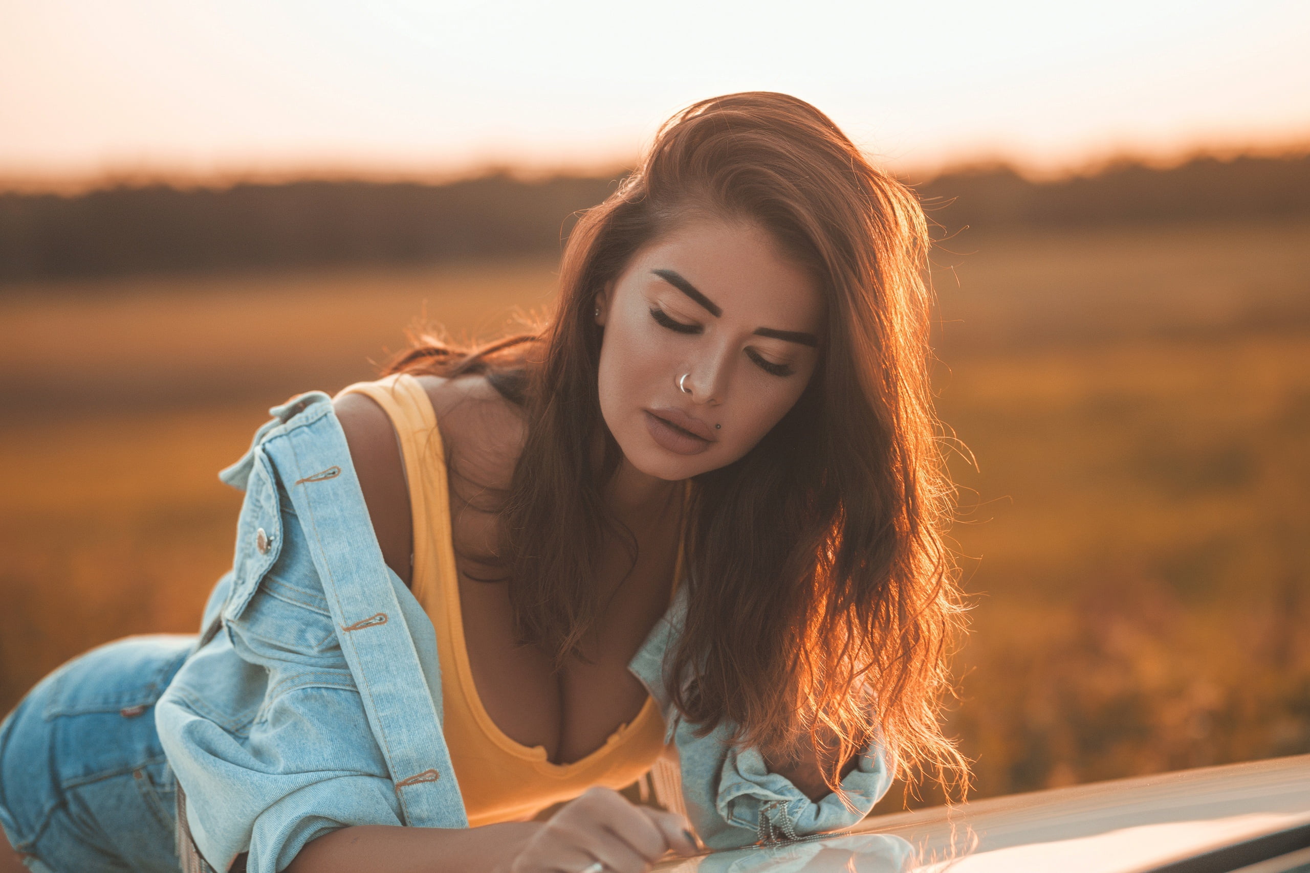 mouth, portrait, long hair, photo, Sonny Bui, tank top, breast, shorts, photographer, wavy hair, jean shorts, chest, girl, cleavage, jeans jacket, lips, HD Wallpaper