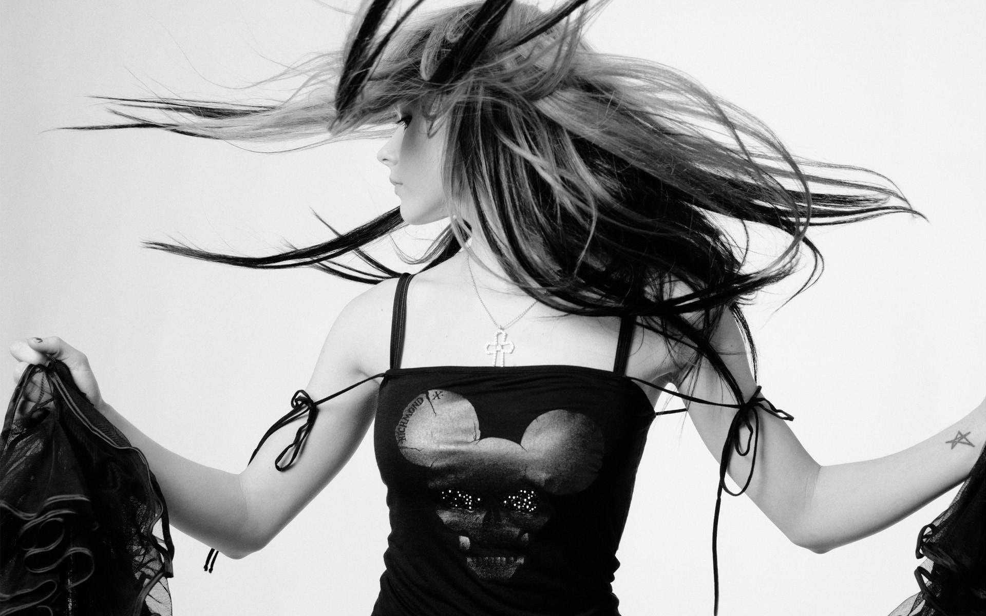 lavigne, top, black, hair, s, women, background, strap, 1080P, avril, grey, clothes, avril lavigne, spaghetti, hands, HD Wallpaper