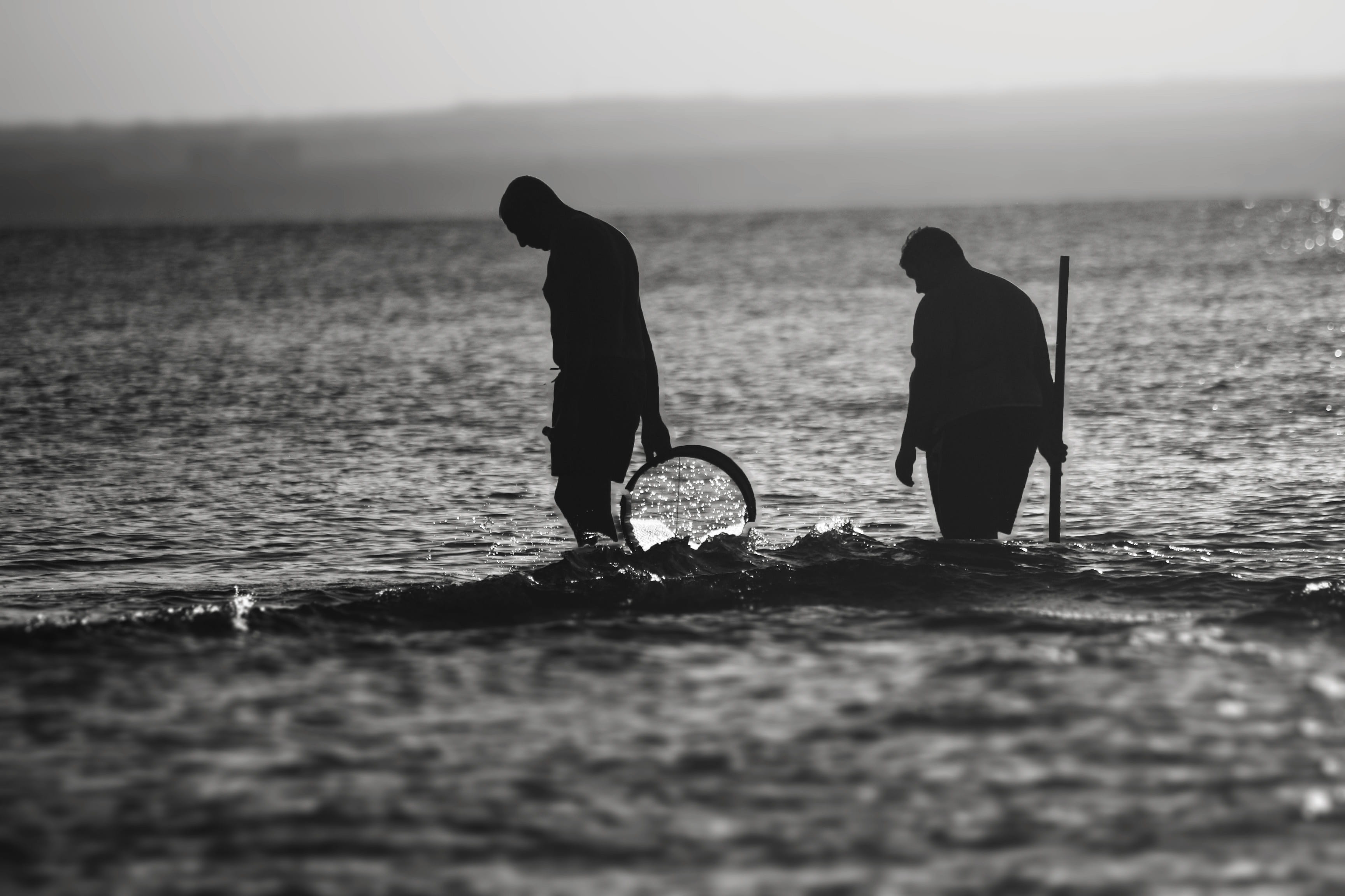 sea, ocean, nature, land, walking, wading, shore, water, fisherman, wave, fishing, horizon over water, togetherness, silhouette, man, shallow water, real people, HD Wallpaper