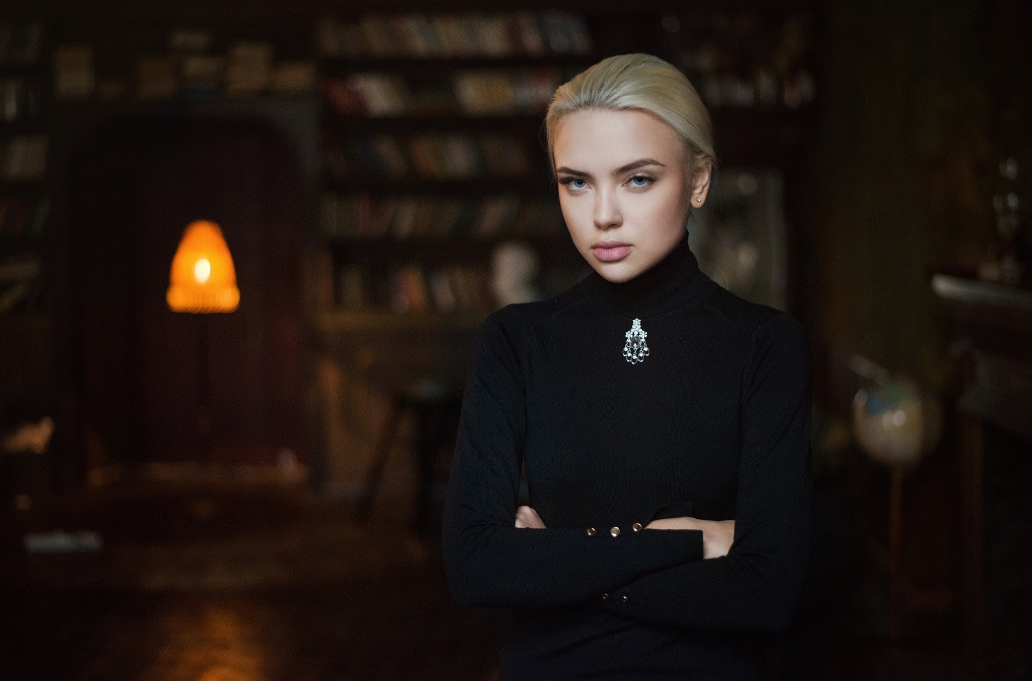 contemplation, one person, arms crossed, Alena Polyakova, serious, front view, looking at camera, hair, portrait, hairstyle, women, young adult, blonde, HD Wallpaper