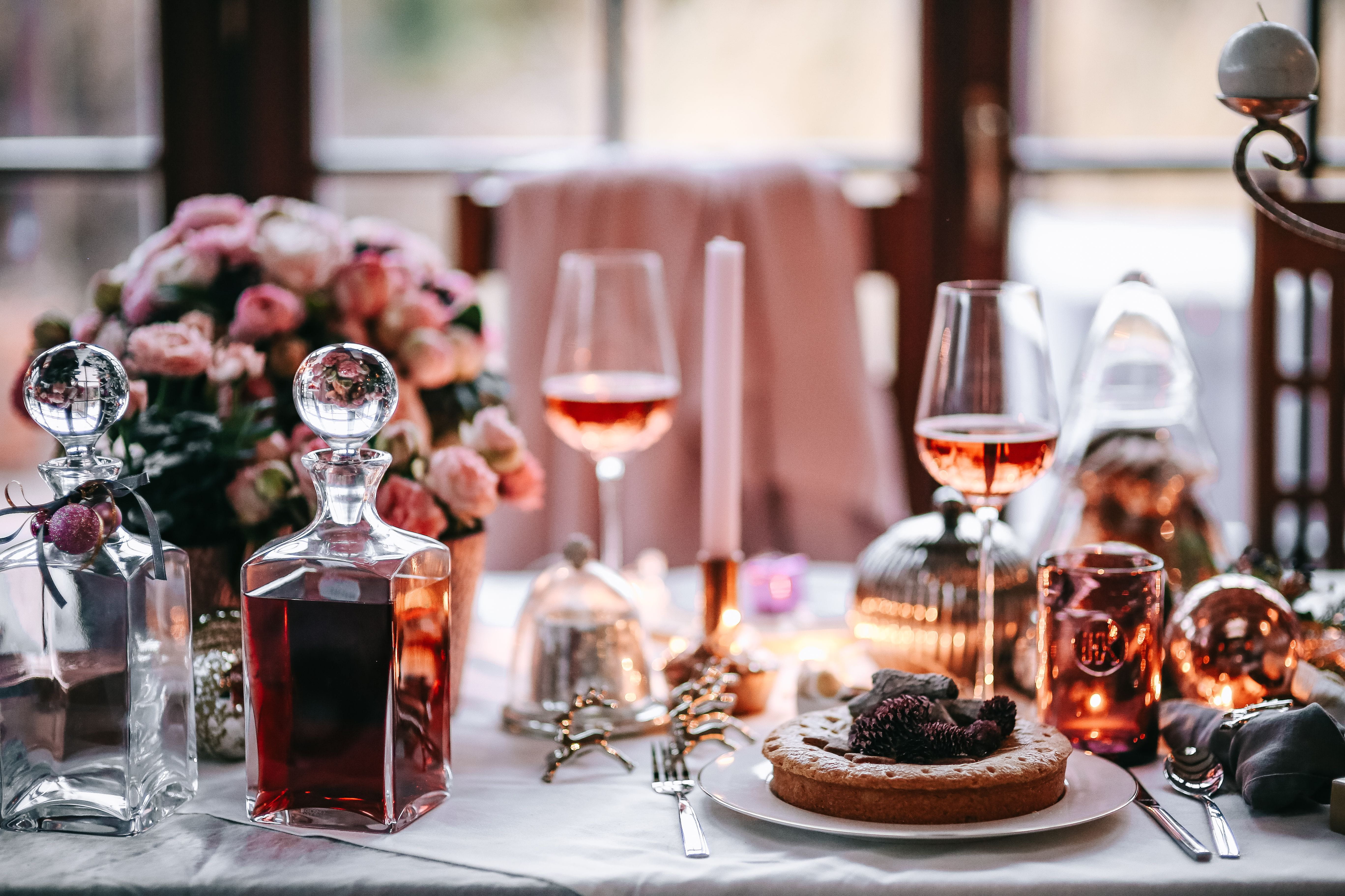 wineglass, refreshment, food and drink, drinking glass, wine, glass - material, flower, xmas, dinner, wealth, food, focus on foreground, household equipment, HD Wallpaper