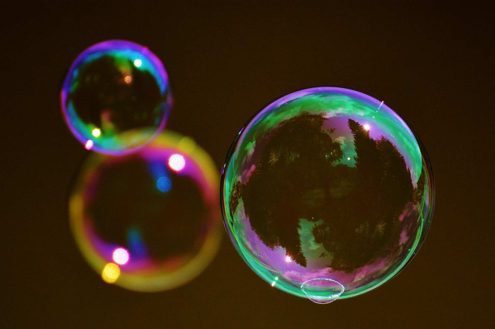 black background, soapy water, shiny, vulnerability, transparent, ball, indoors, bubble, colorful, green, nature, focus on foreground, lightweight, circle, HD Wallpaper