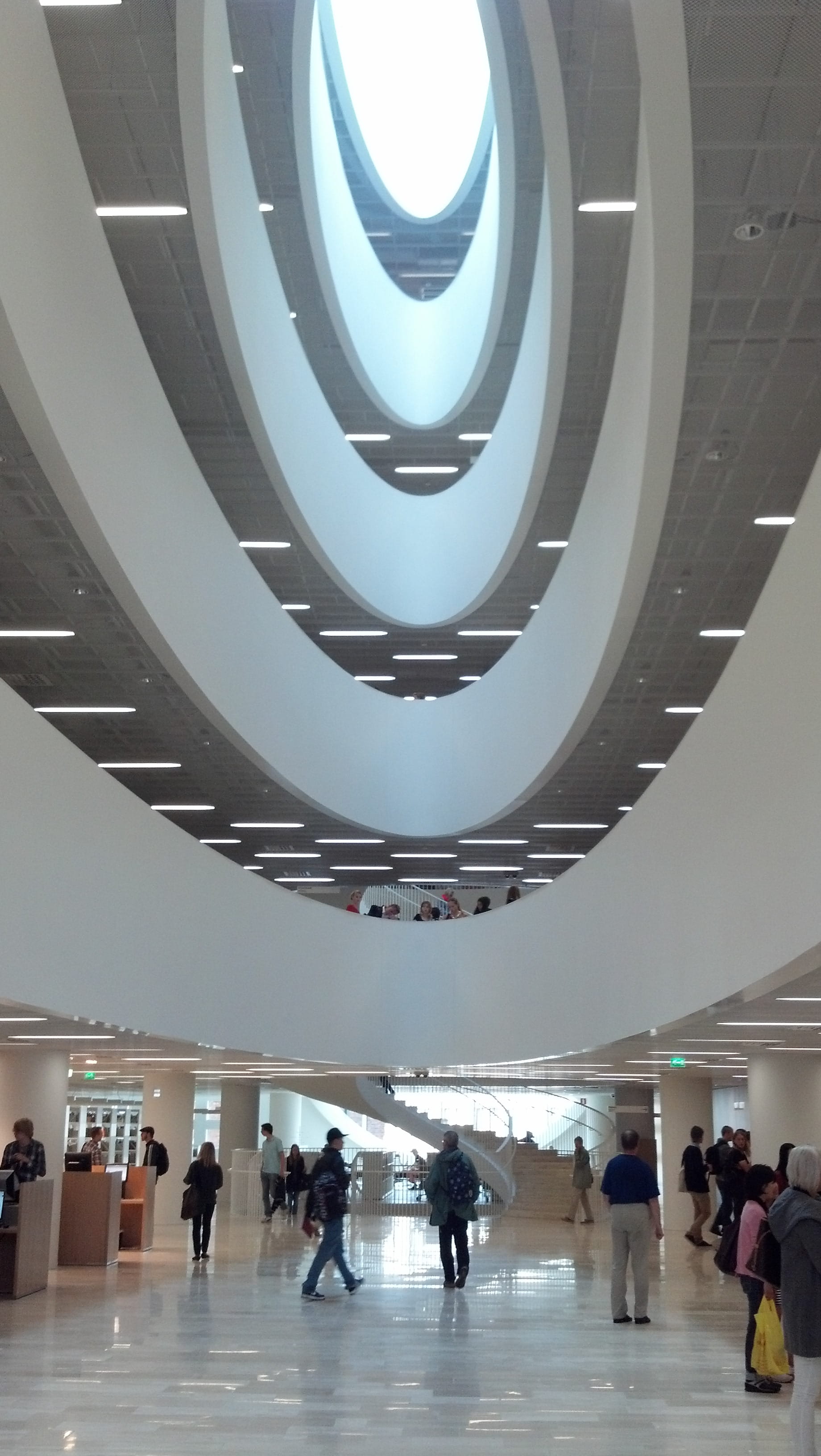2K, public domain, Talo, ceiling, tourism, city, real people, corridor, library, travel, women, adult, men, station, airport, passenger, people, large group of people, Phone HD Wallpaper