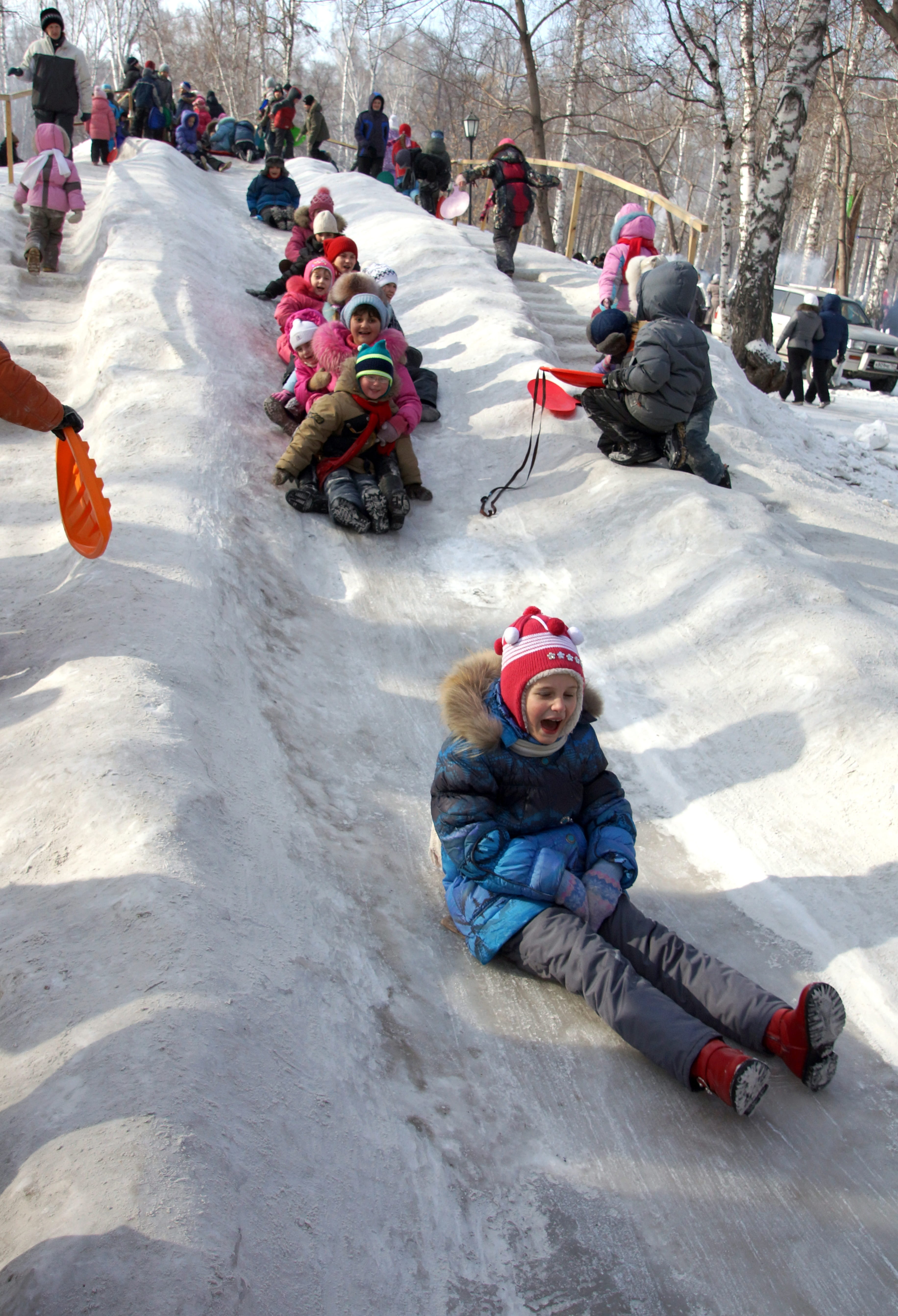 smiling, snow, snow slides, playing, Kids, Lot, happiness, cold - Temperature, tobogganing, winter, unbridled joy, covering, people, enjoyment, full length, Phone HD Wallpaper