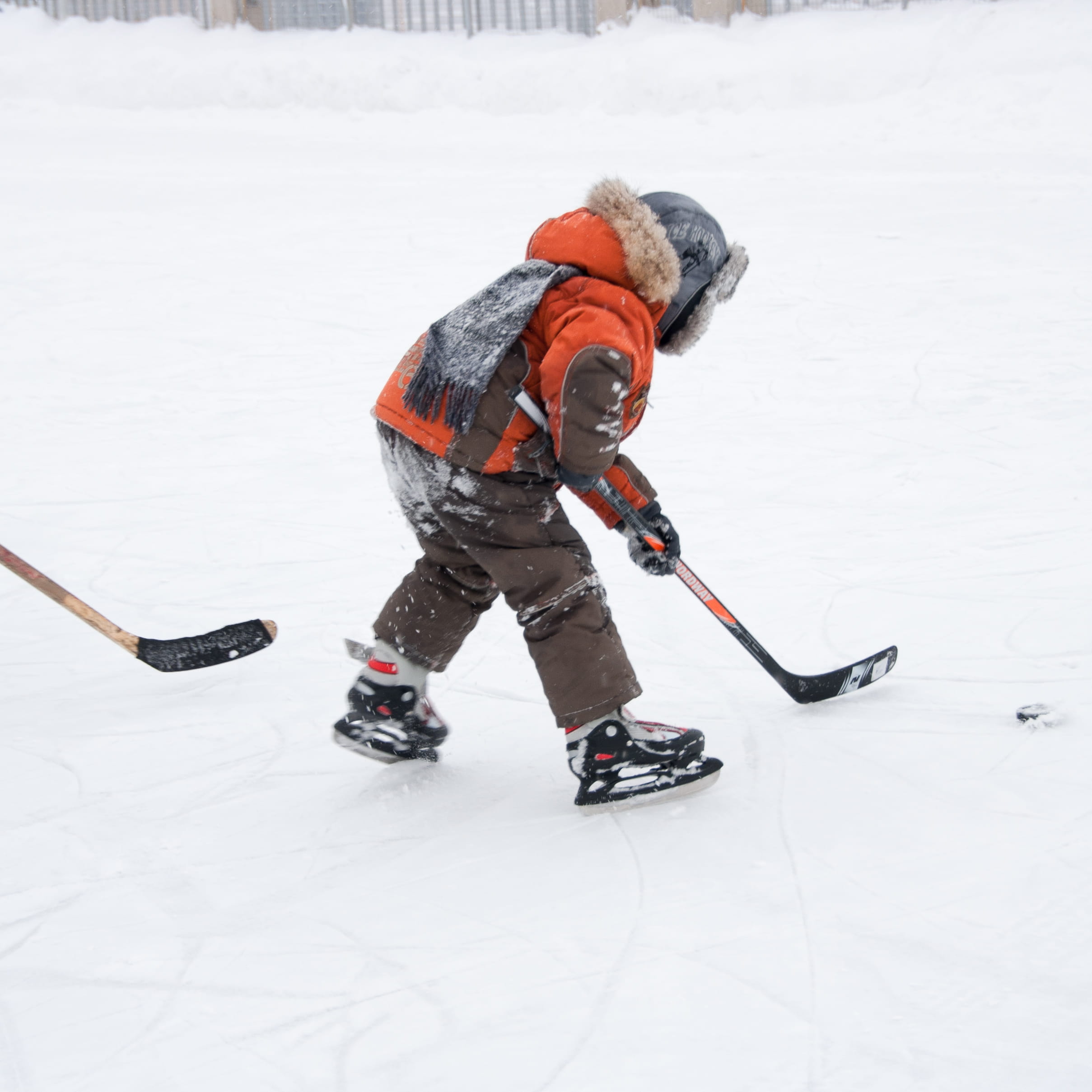 scrimmage, men, kid, male, nature, cold temperature, active, player, rink, field, leisure activity, ice-skating, ice hockey, lifestyles, youth, one person, Phone HD Wallpaper