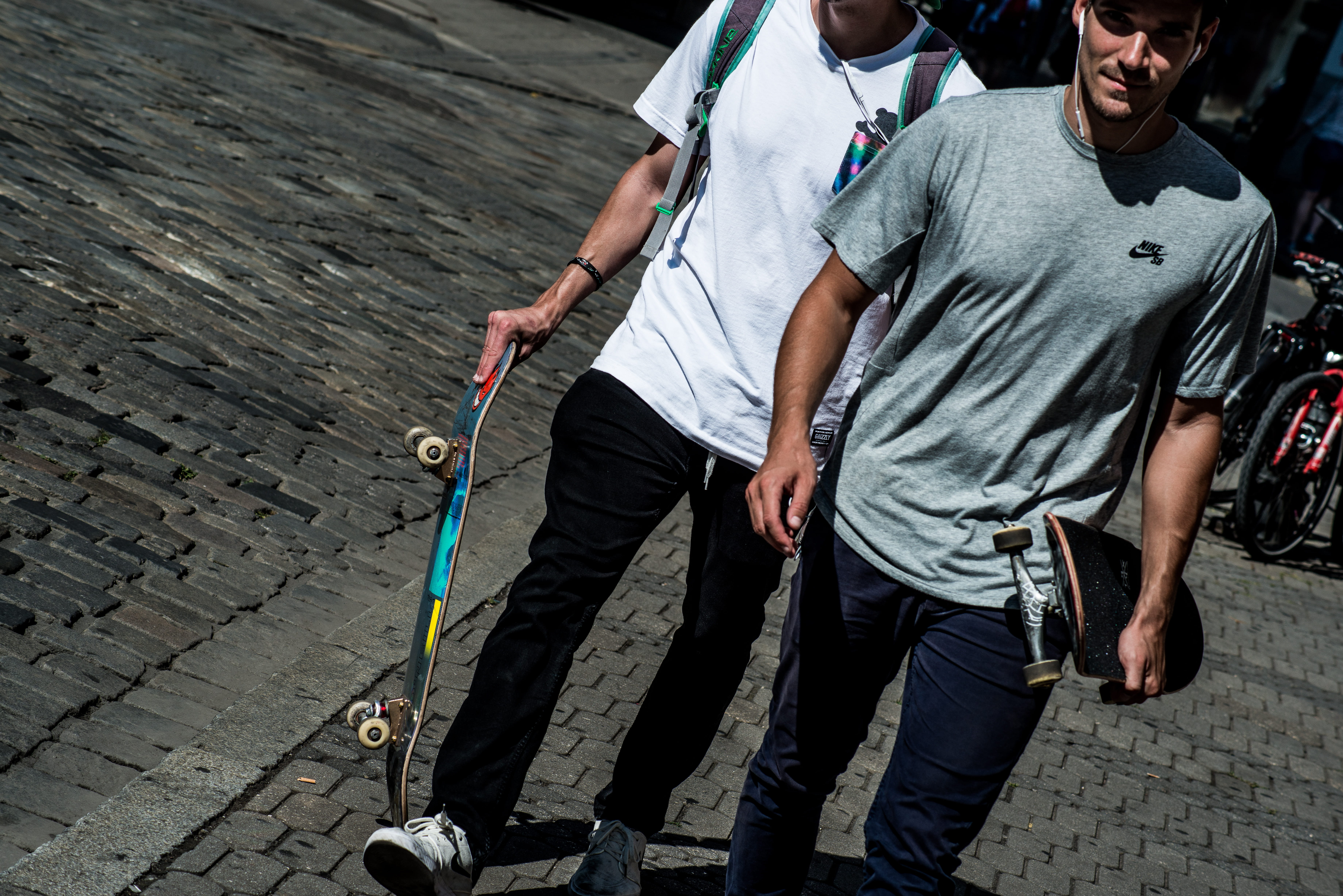 kids, urban style, togetherness, cool, men, fashion, lifestyle, leisure activity, guys, walking, skater, lifestyles, rear view, holding, boys, urban, people, HD Wallpaper