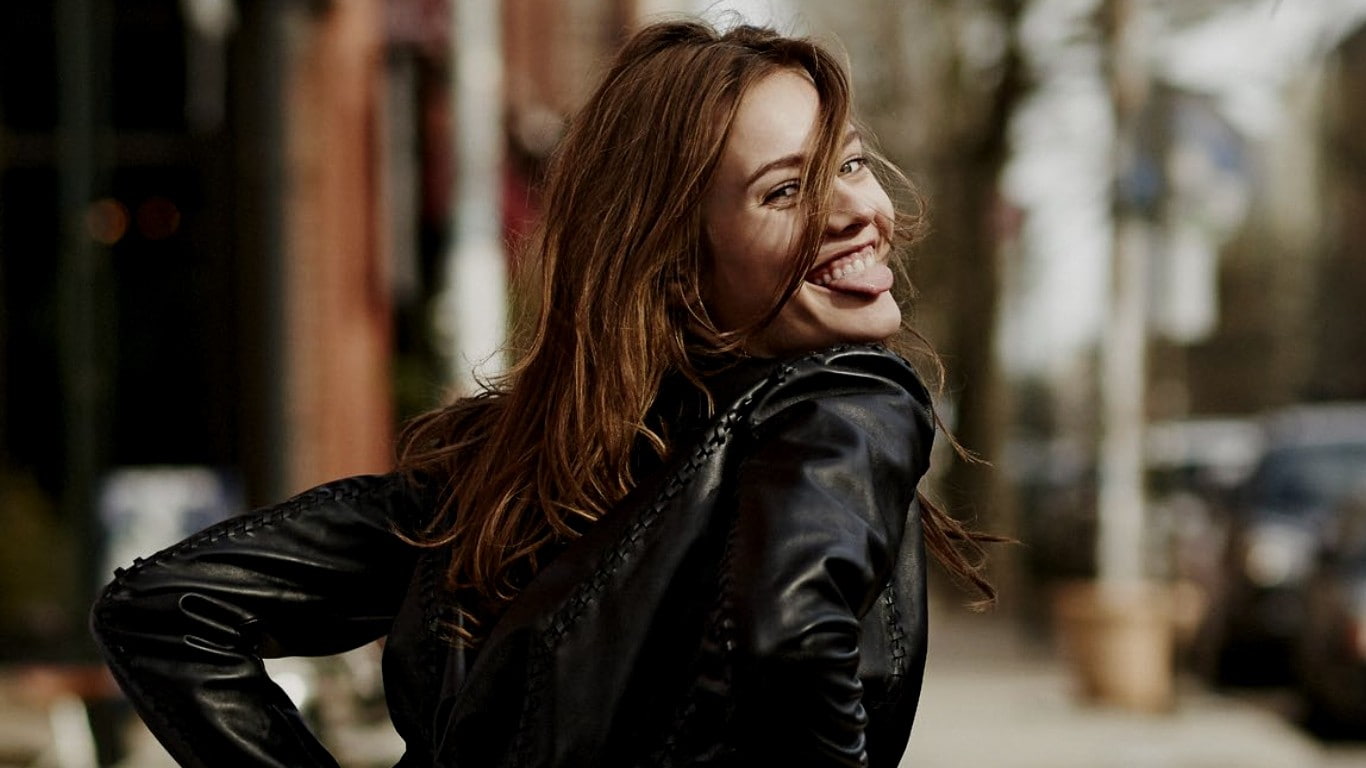 smiling, Polish women, brunette, leather jackets, tongue out, model, Monika Jagaciak, black jackets, 720P, HD Wallpaper