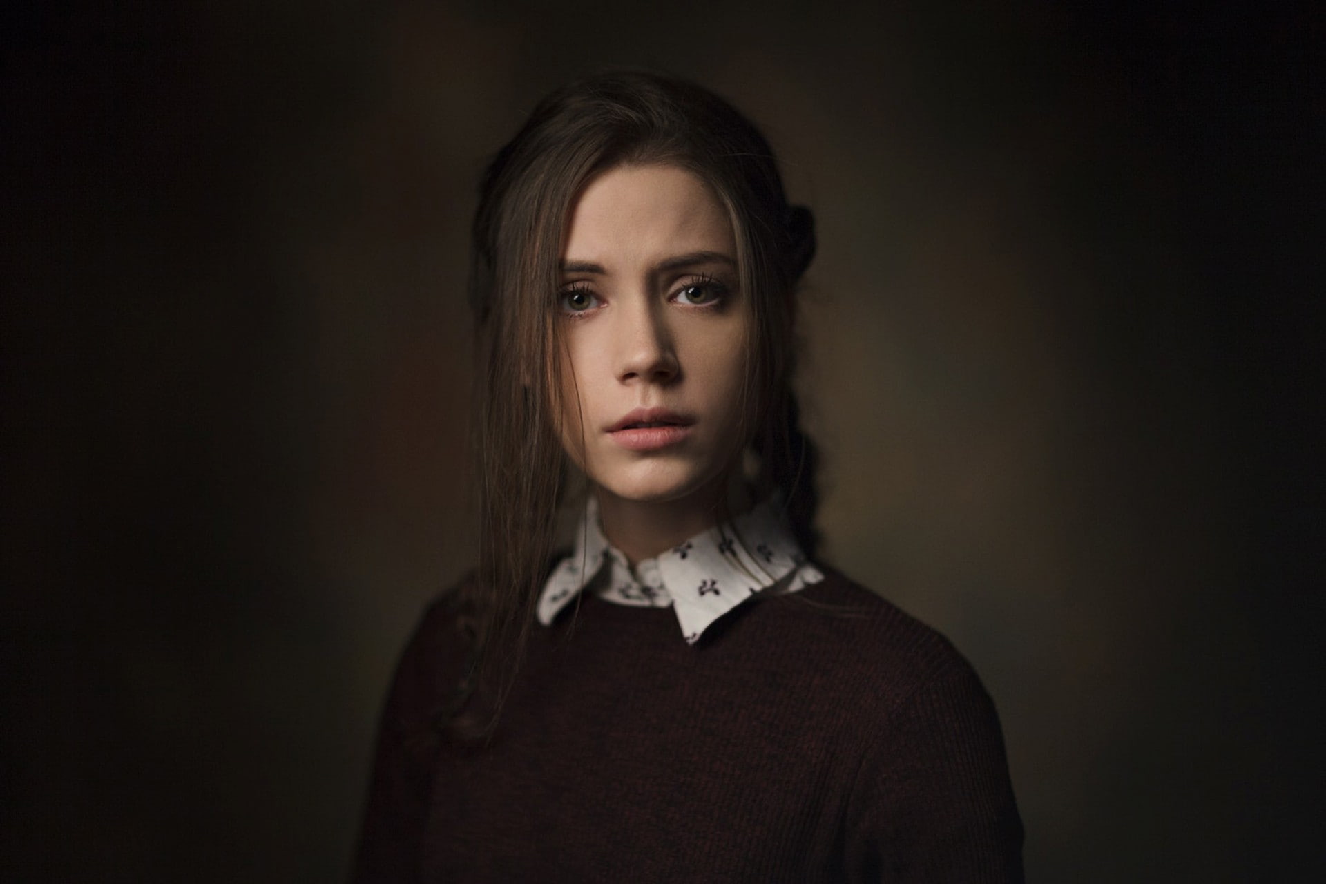 women, fashion, serious, looking at camera, simple background, Ksenia Kokoreva, brown hair, hairstyle, close-up, young adult, portrait, studio shot, face, HD Wallpaper