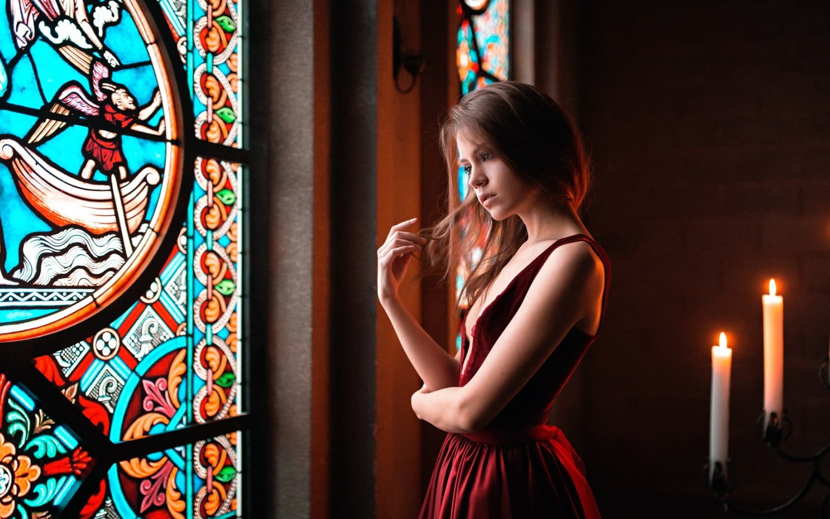 luxury, photo, dress, contemplation, woman, lifestyles, real people, beautiful woman, ornate, model, young adult, red, hairstyle, beauty, standing, fashion, HD Wallpaper