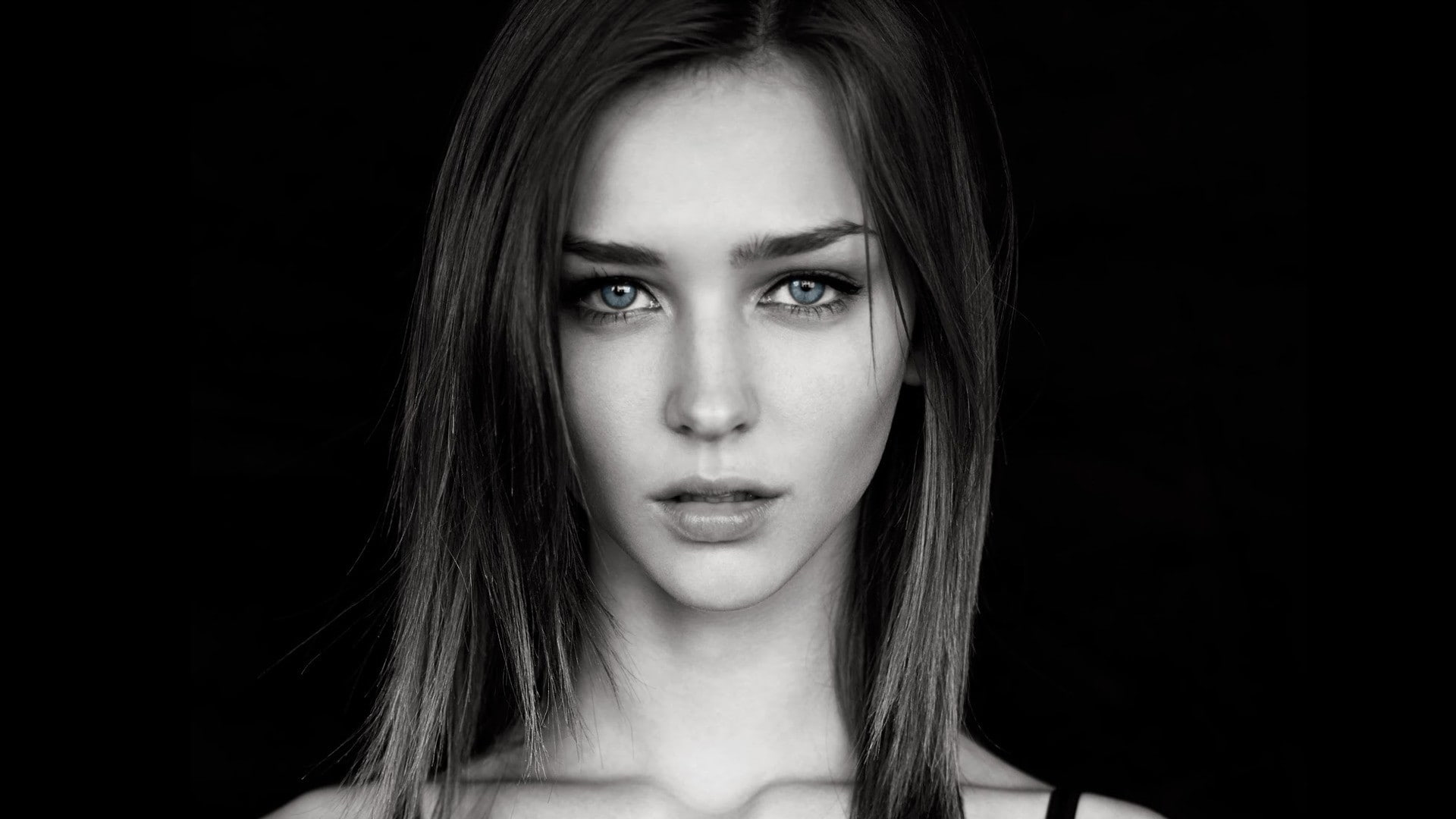 Rachel Cook, 1080P, straight hair, looking at viewer, open mouth, portrait, simple background, brunette, long hair, women, monochrome, HD Wallpaper