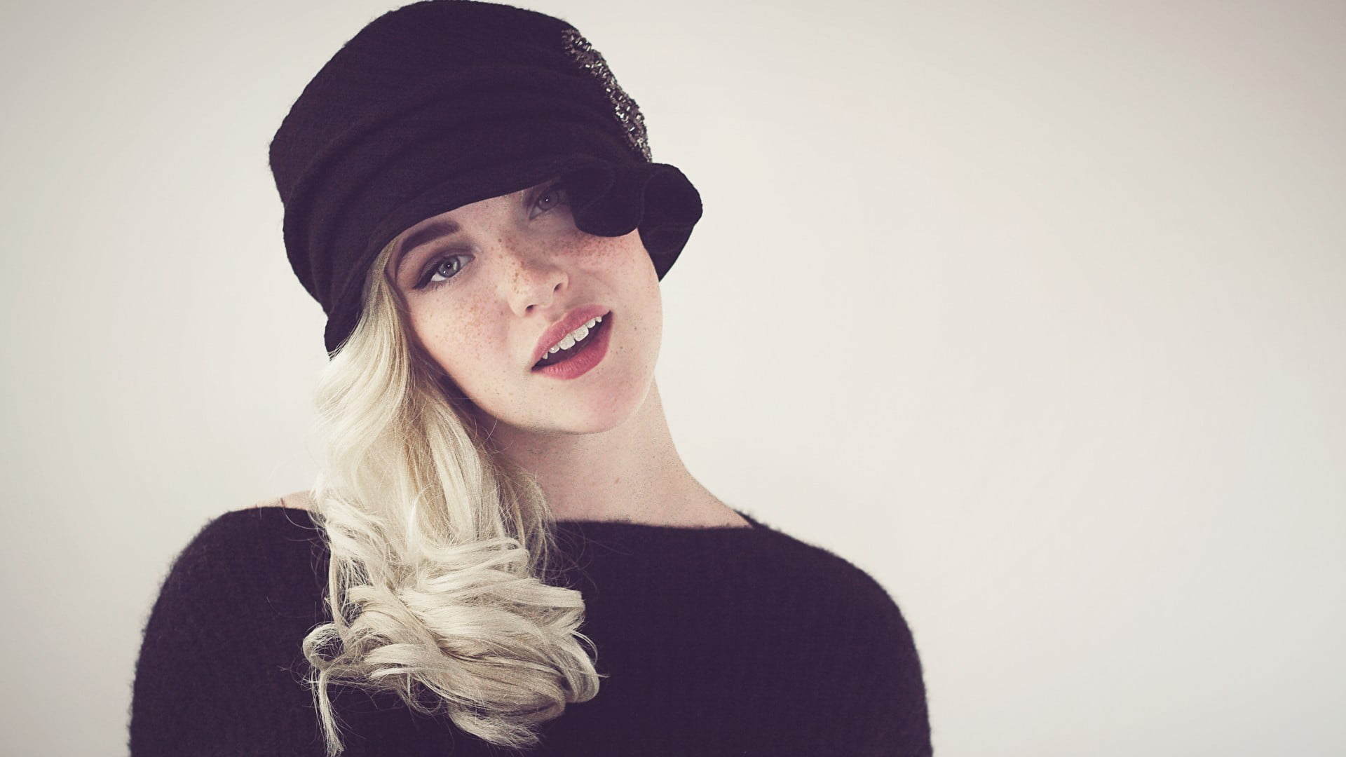 adult, headshot, portrait, 1080P, beauty, beige background, hair, young adult, hairstyle, face, hat, happiness, copy space, Devon Jade, mouth open, front view, HD Wallpaper