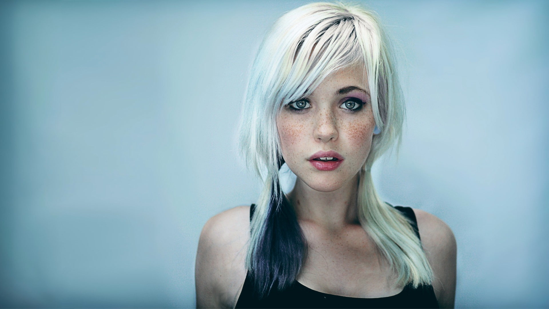beautiful woman, human face, contemplation, human hair, women, hair, 1080P, young women, young adult, devon jade blonde women freckles tank top face people white hair, HD Wallpaper