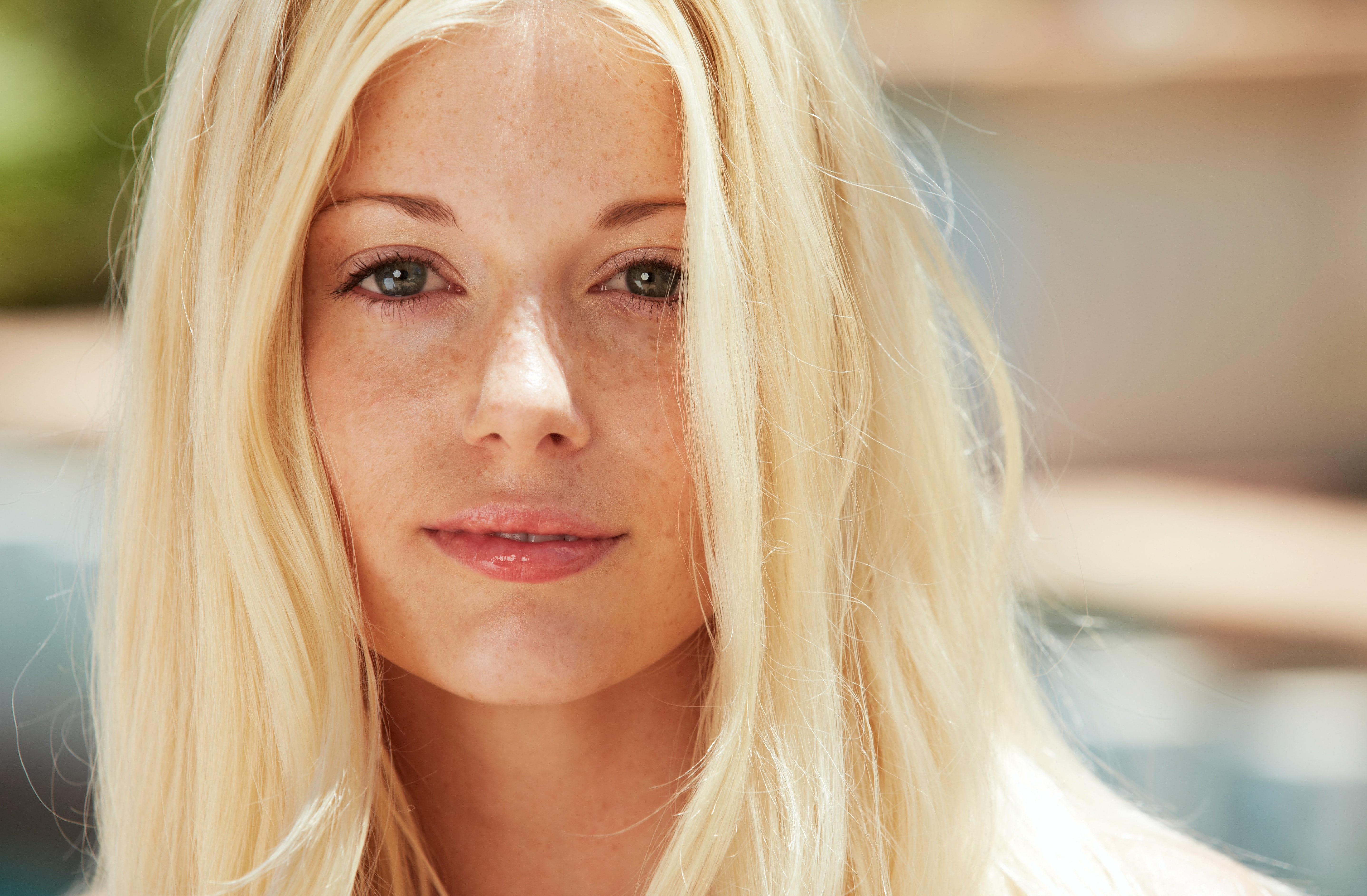 women, 5K, Charlotte Stokely, platinum blonde, face, model, freckles, HD Wallpaper