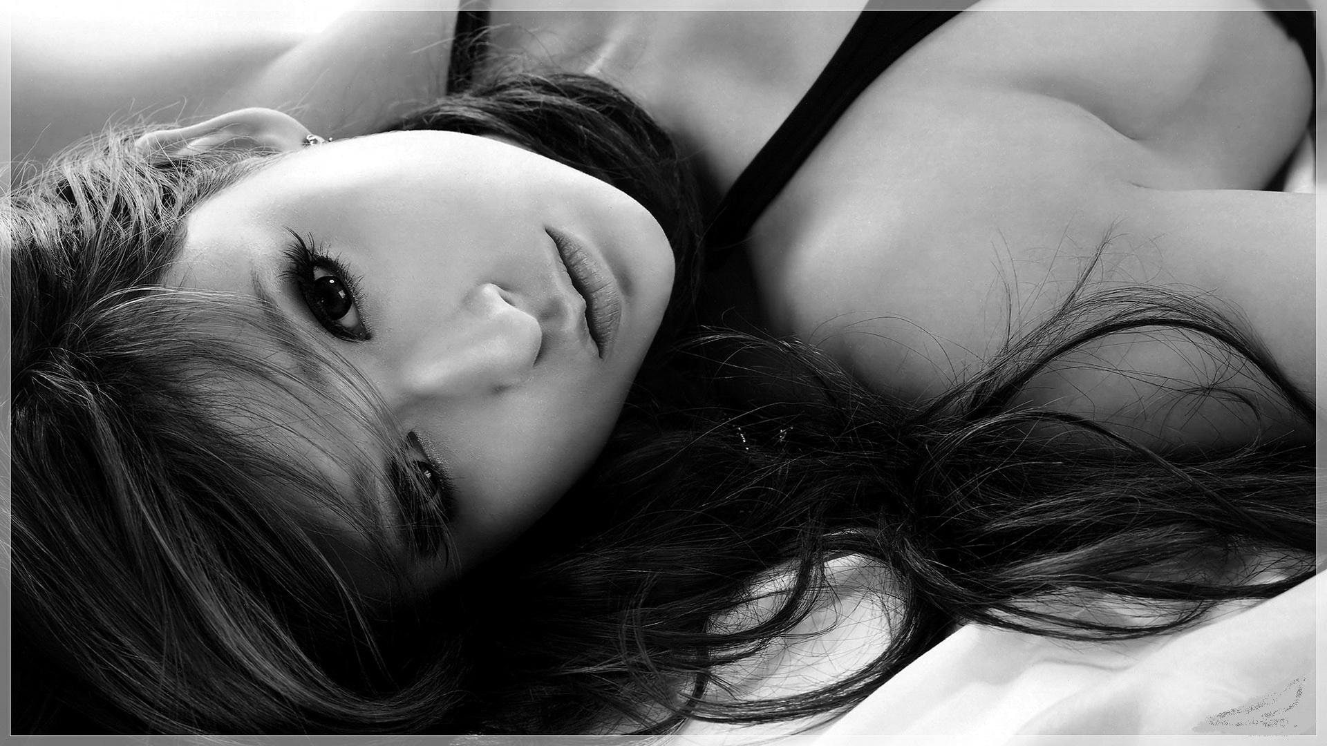 monochrome, asians, model, gaijin, j-pop, women, r-b, jpop, eyes, greyscale, babe, gravure, lips, dizon, leah, 1080P, 1dizon, pop, tarento, singer, HD Wallpaper
