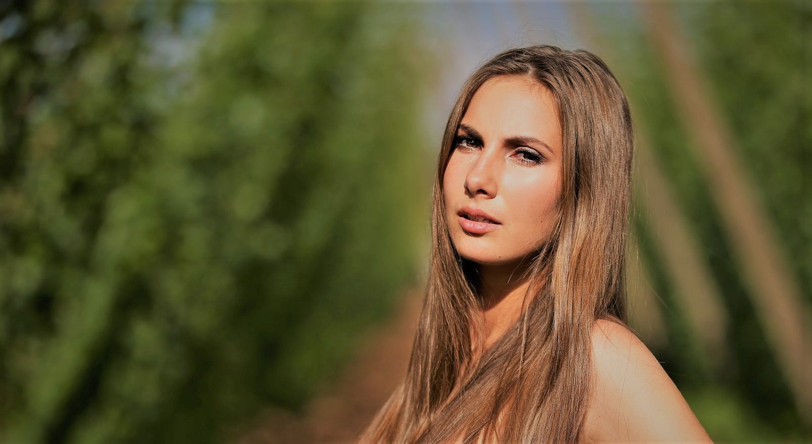 beautiful woman, one person, teenager, 720P, human hair, beauty, women, tree, human body part, human face, young adult, women outdoors, adult, looking at viewer, HD Wallpaper