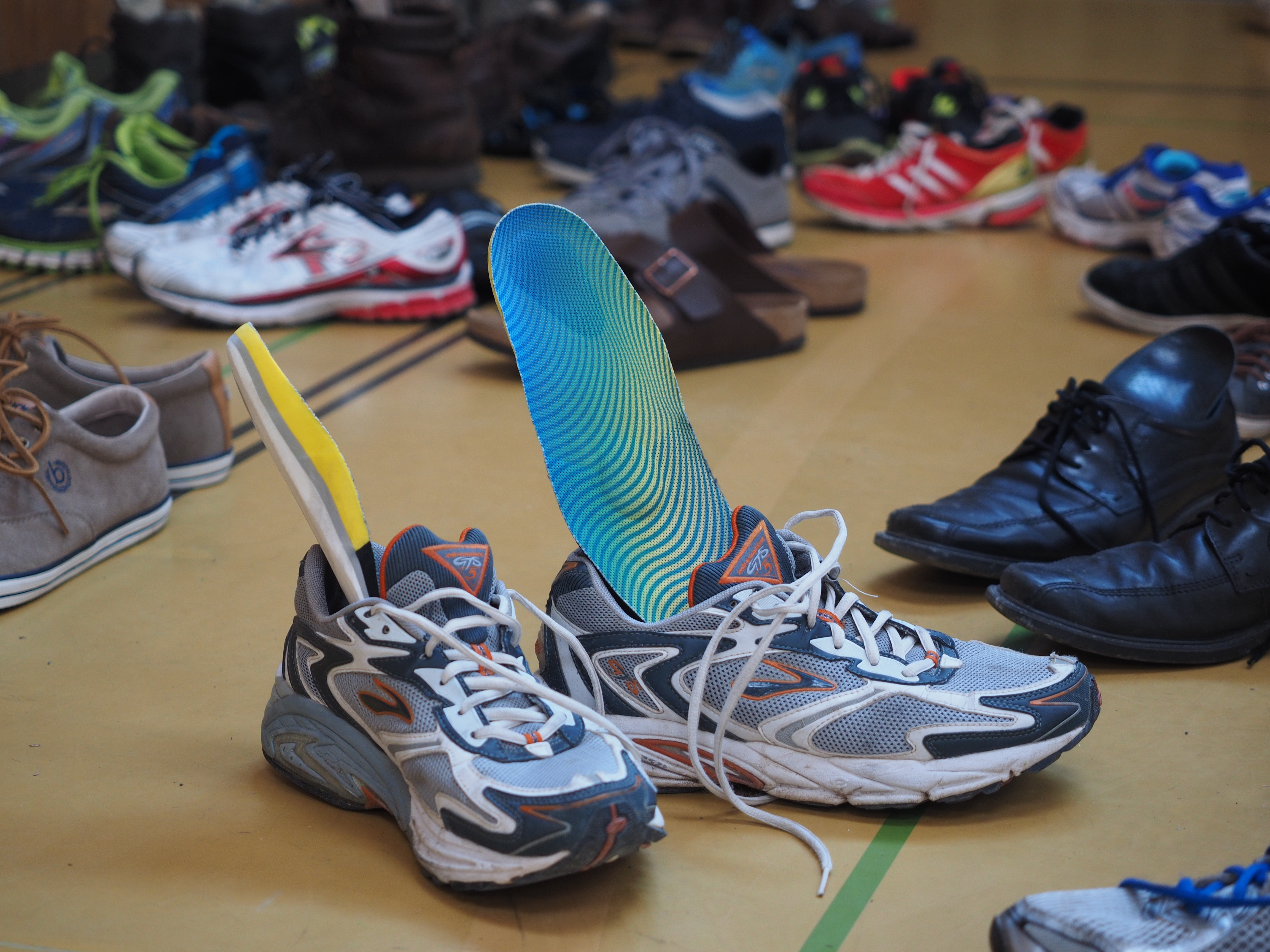 shoelace, run, shoes, focus on foreground, ventilate, deposit, compatibility, air, still life, pair, sports shoes, indoors, sporty, table, variation, personal accessory, HD Wallpaper