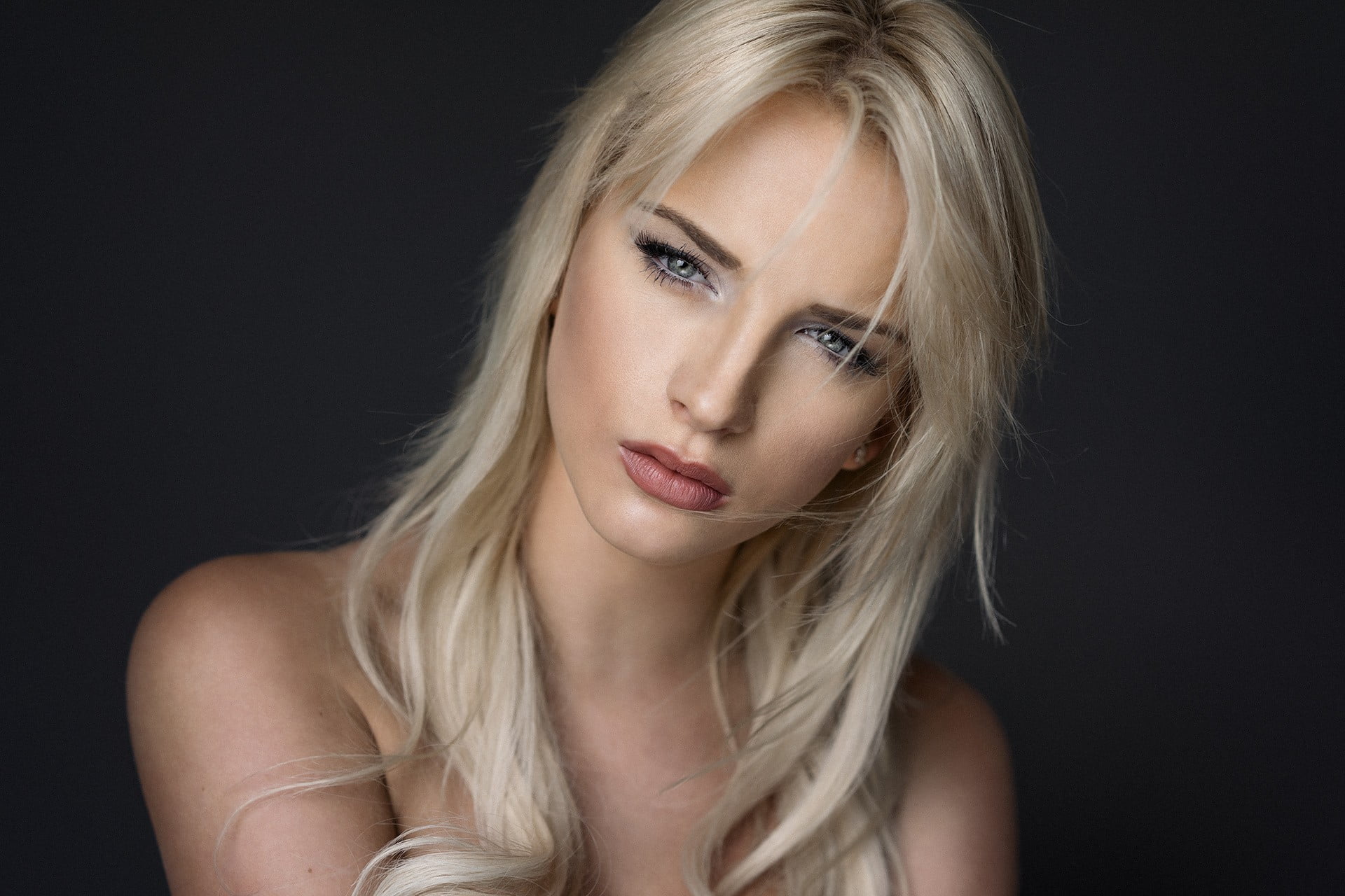 headshot, bare shoulders, looking at camera, simple background, Katharina La, human face, blond hair, Martin Kühn, hair, young women, looking at viewer, HD Wallpaper
