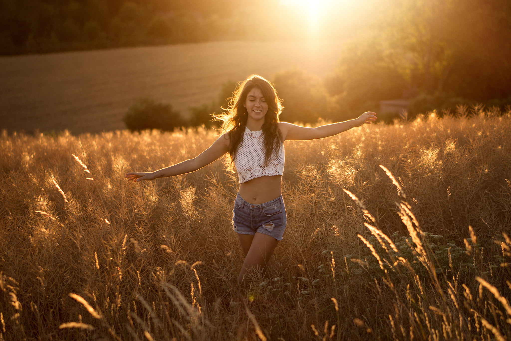 emotion, one person, human body part, beauty in nature, plant, cheerful, smiling, women outdoors, arms outstretched, outdoors, limb, 1080P, hairstyle, HD Wallpaper