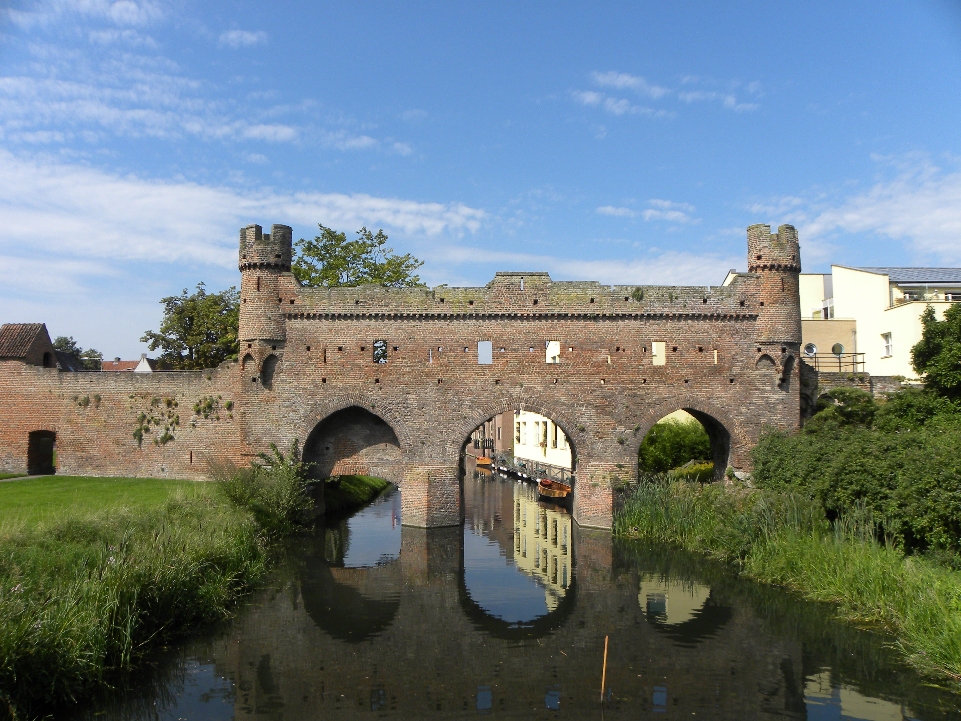 old building, day, fortress, historic building, medieval architecture, berkel, history, built structure, arch, connection, no people, bridge - man made structure, HD Wallpaper