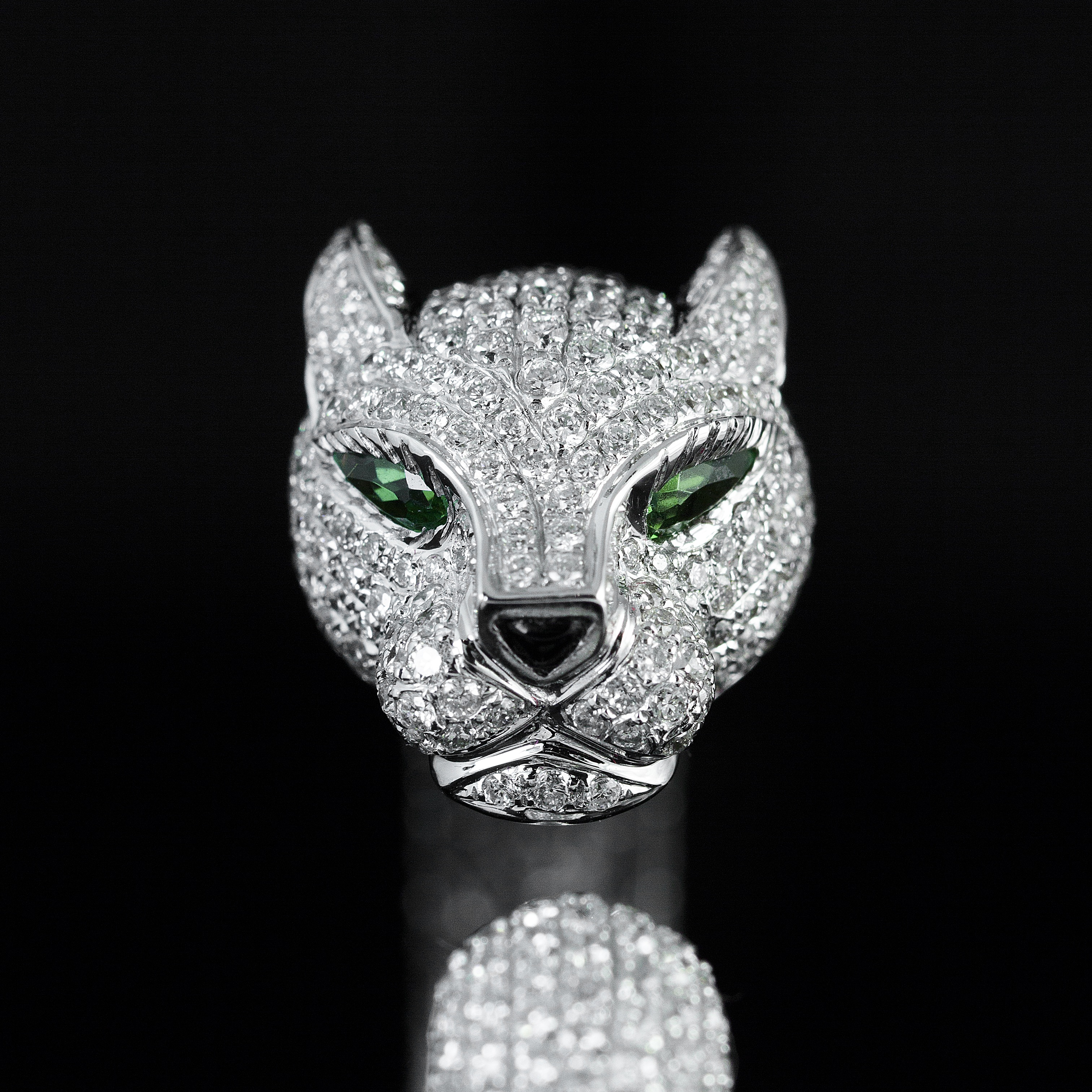 silver, arts culture and entertainment, copy space, single object, diamond, luxury, no people, cartier, silver colored, representation, studio shot, pendant, Phone HD Wallpaper