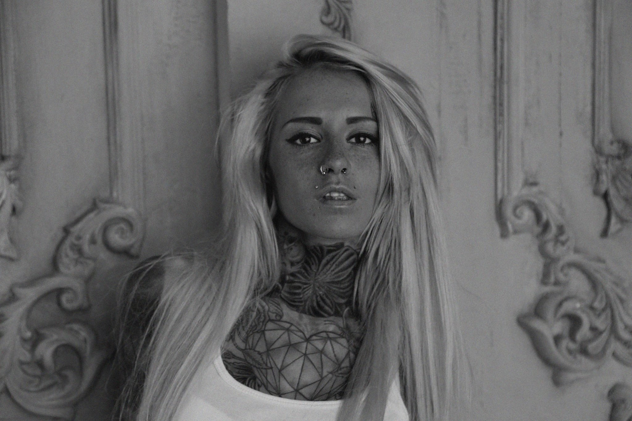 hairstyle, front view, tattoo, long hair, blond hair, 1080P, one person, monochrome, headshot, women, young adult, Bantik Boy, piercing, young women, leisure activity, HD Wallpaper