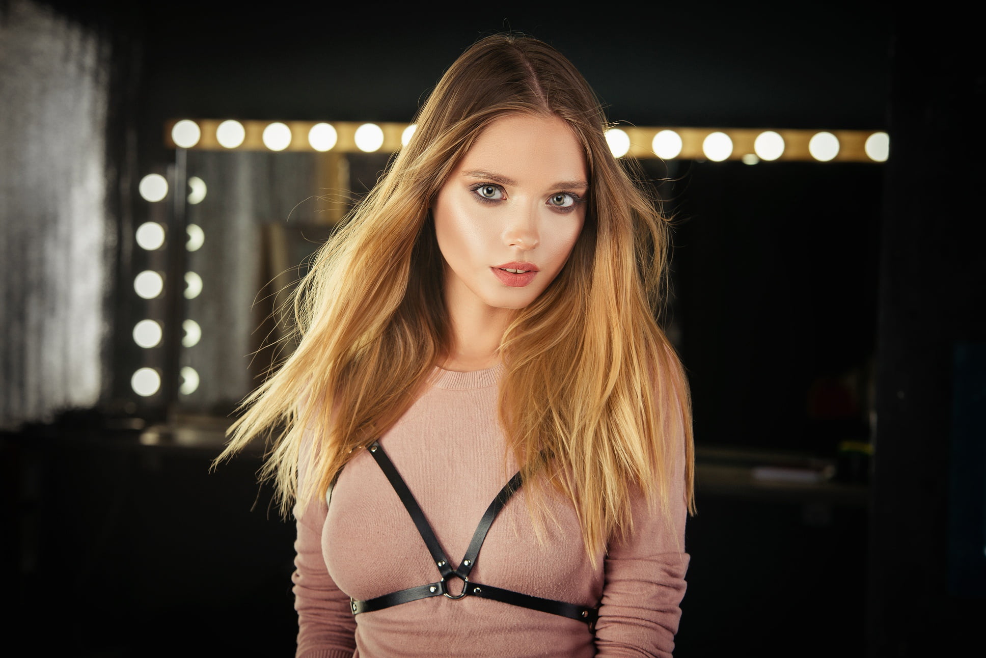 young women, nightlife, beauty, Sergey Yakubitskiy, women, adult, young adult, 1080P, blond hair, blonde, lifestyles, night, long hair, hairstyle, beautiful woman, HD Wallpaper