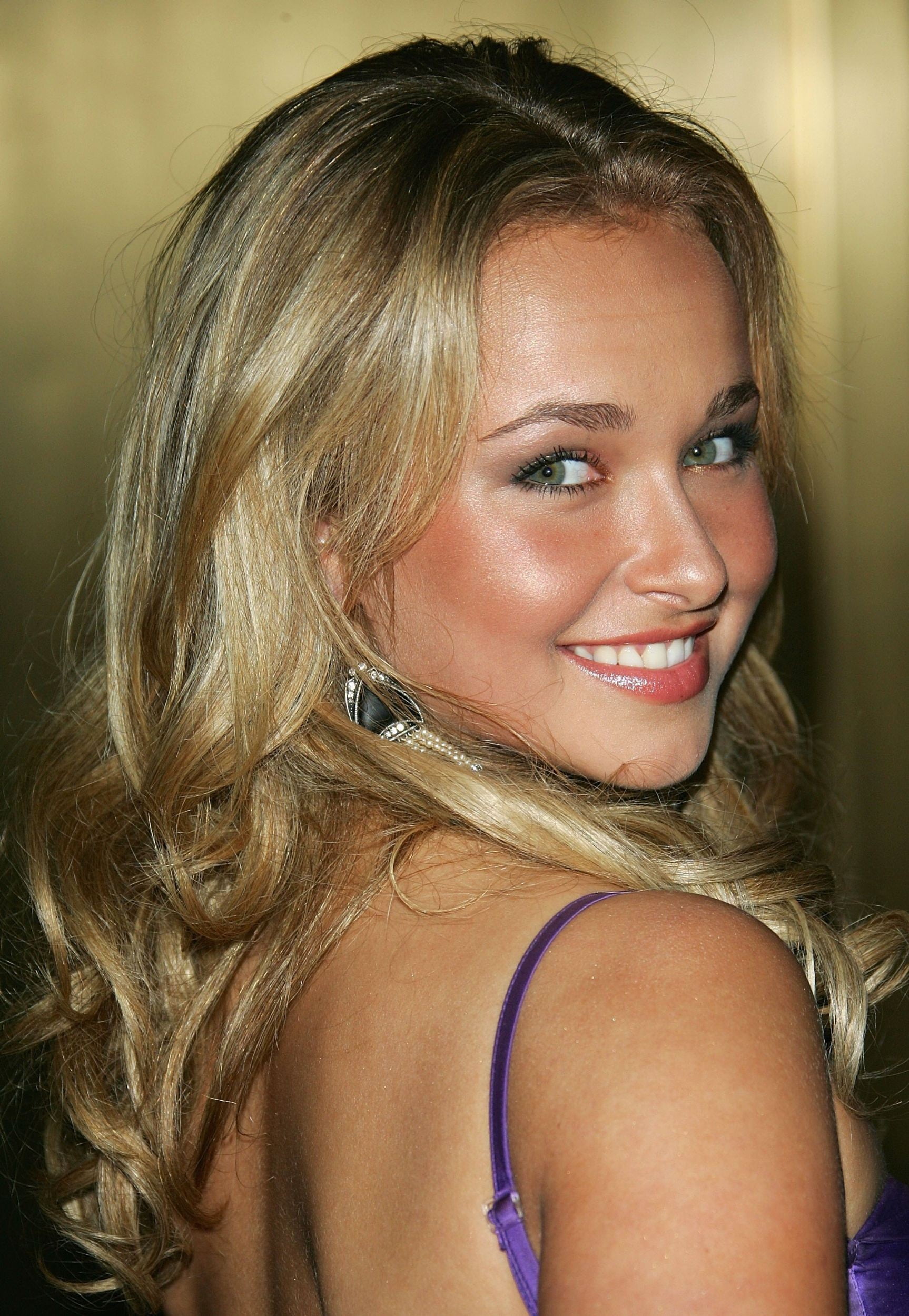 looking at viewer, blond hair, Hayden Panettiere, women, wavy hair, smiling, blue eyes, looking at camera, adult, headshot, hair, happiness, closeup, 1080P, Phone HD Wallpaper