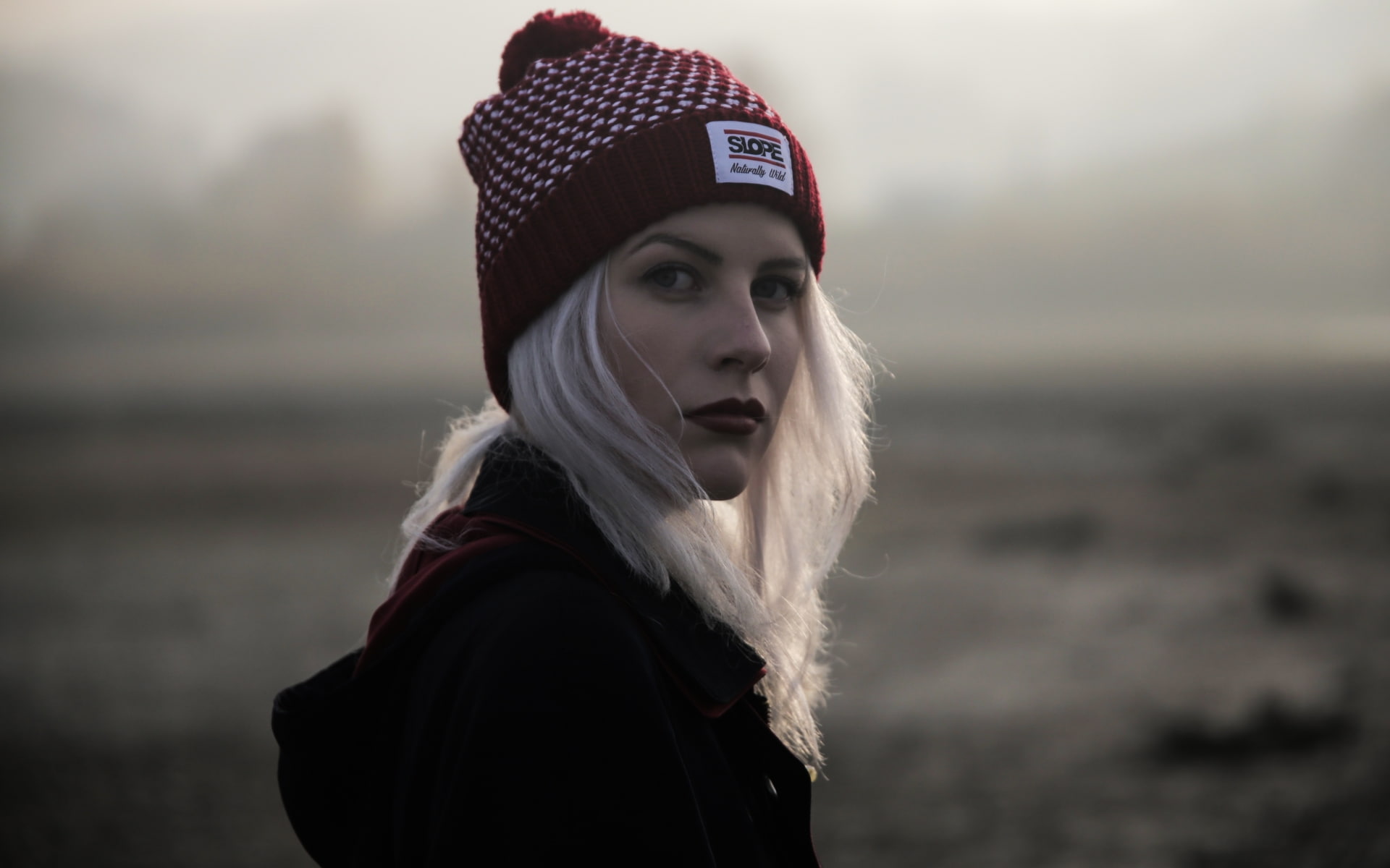 one person, leisure activity, 1080P, lifestyles, beautiful woman, headshot, water, clothing, red lipstick, hat, young adult, winter, women, portrait, looking, HD Wallpaper