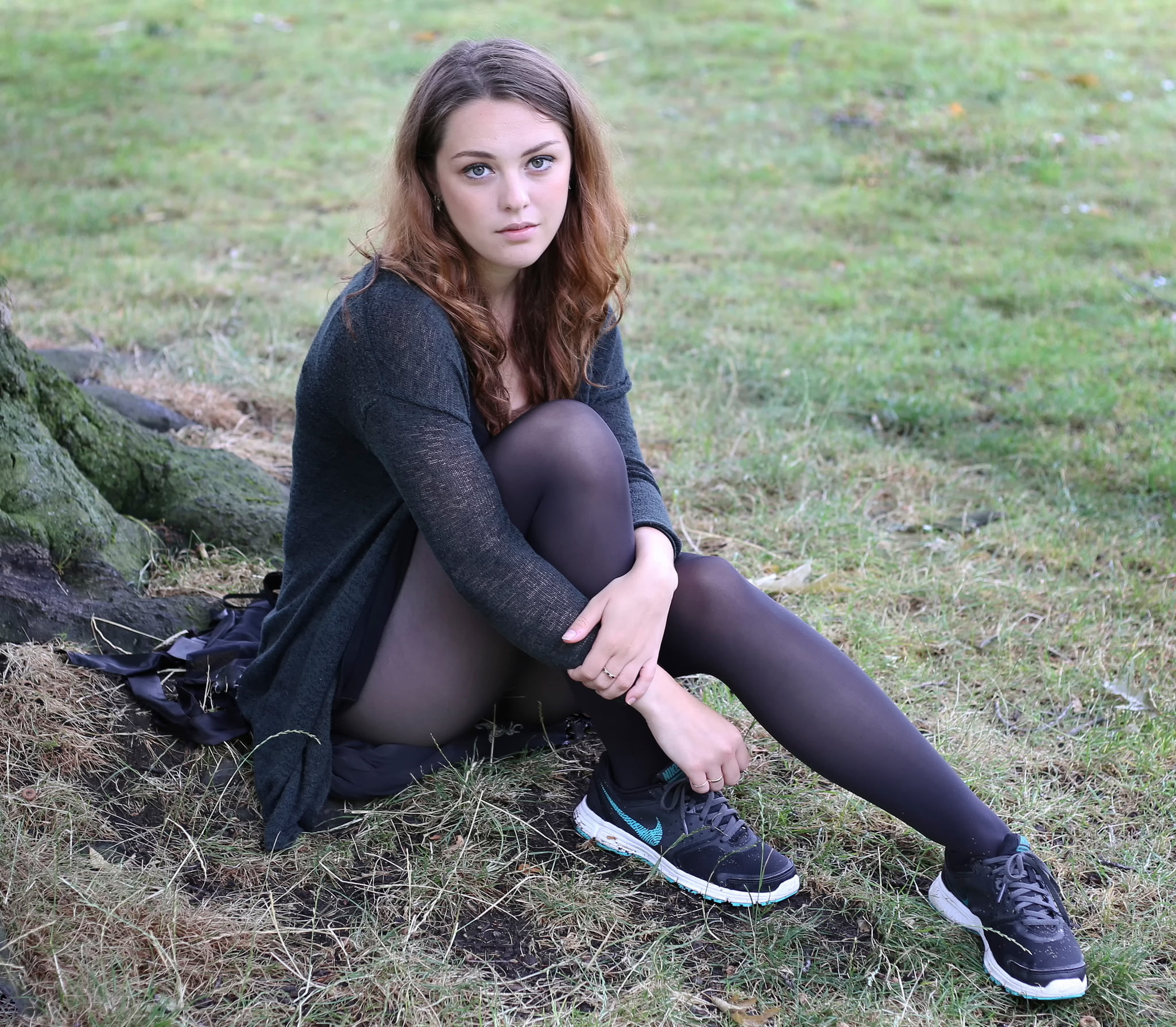 sitting, black, lifestyles, s, adult, shoe, young women, leisure activity, hairstyle, young adult, beauty, full length, 1080P, outdoors, looking at camera, HD Wallpaper