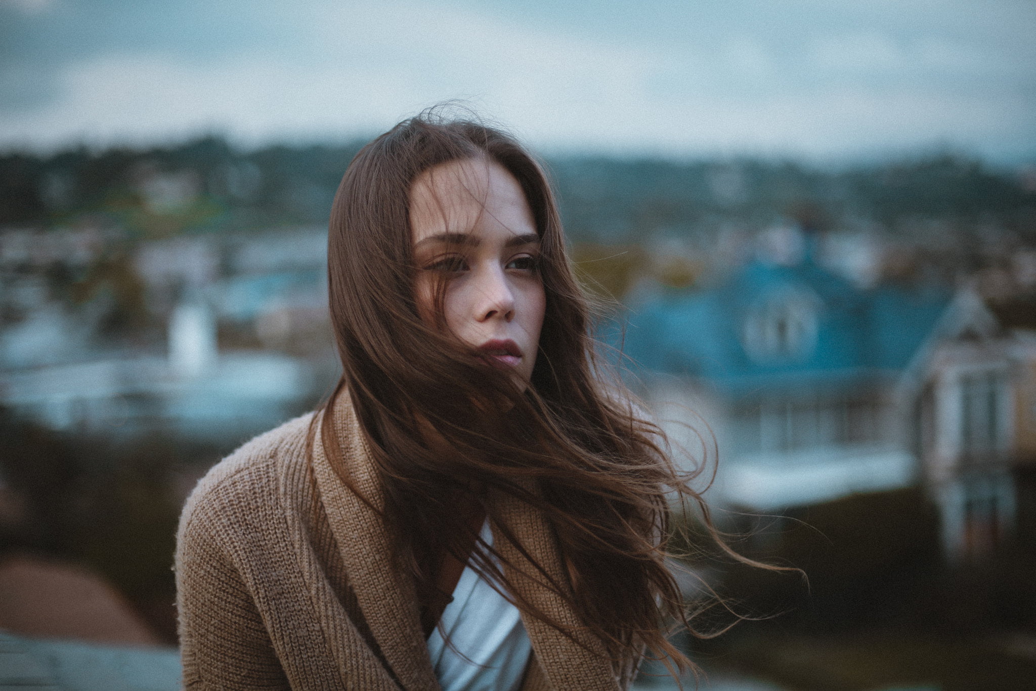looking, young adult, contemplation, 1080P, open mouth, beautiful woman, bokeh, Claire Chapelli, Jeancarlo Brocato, water, long hair, one person, headshot, HD Wallpaper