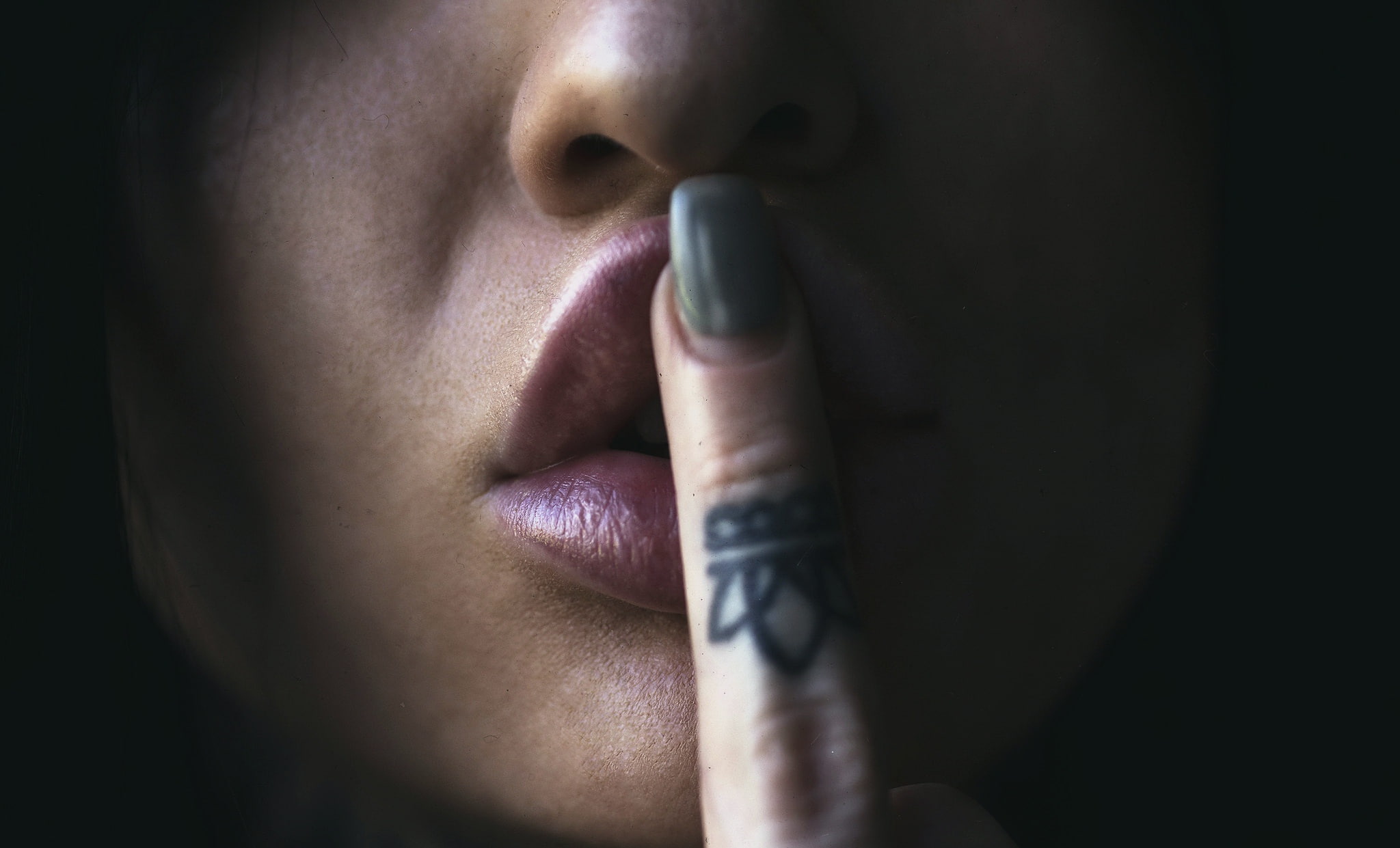 lips, face, finger on lips, Jack Russell, 1080P, women, tattoo, HD Wallpaper
