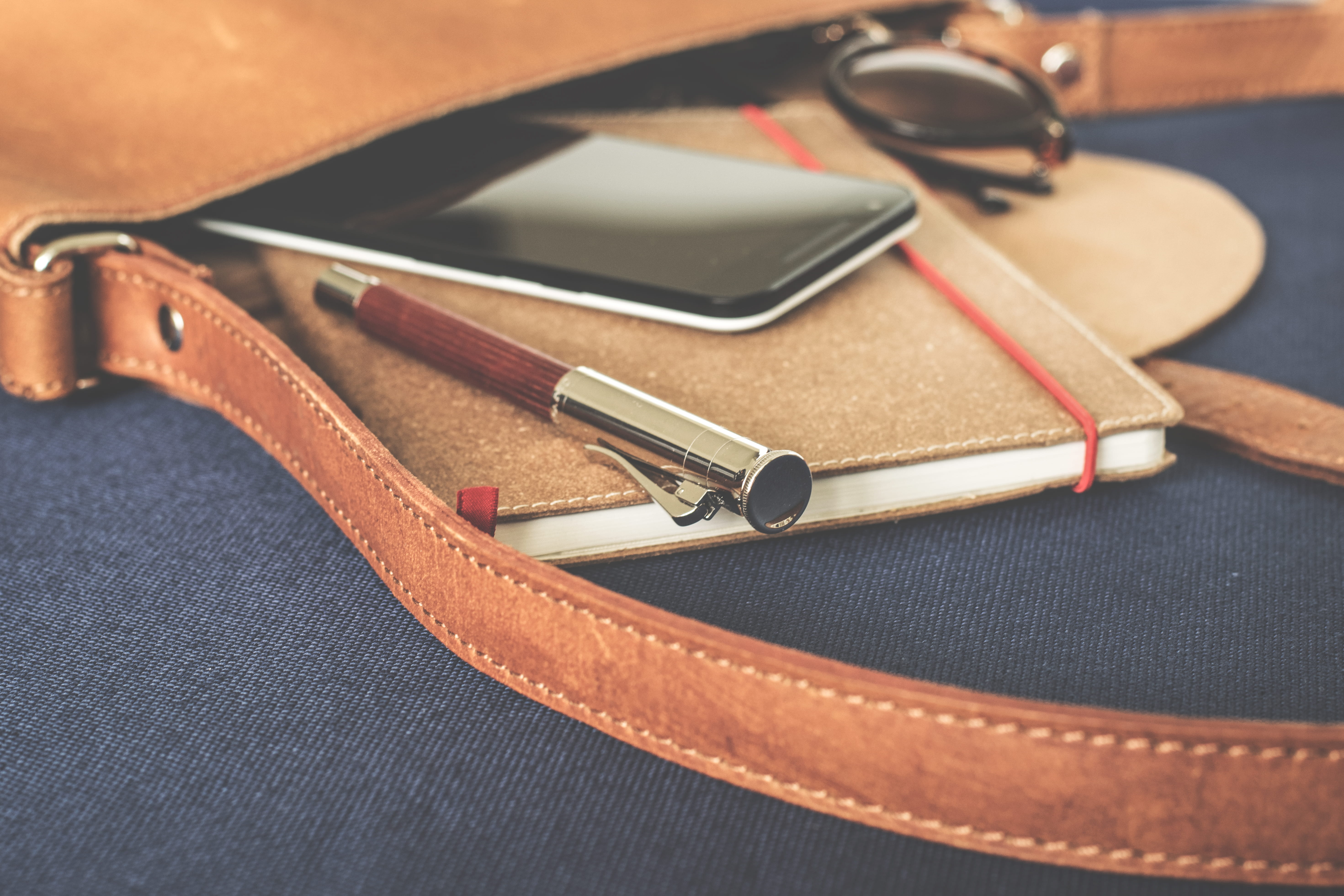 fountain pen, table, technology, sunglasses, indoors, personal accessory, blur, leather, notepad, tool, notebook, retro, diary, no people, glazed, bag, HD Wallpaper