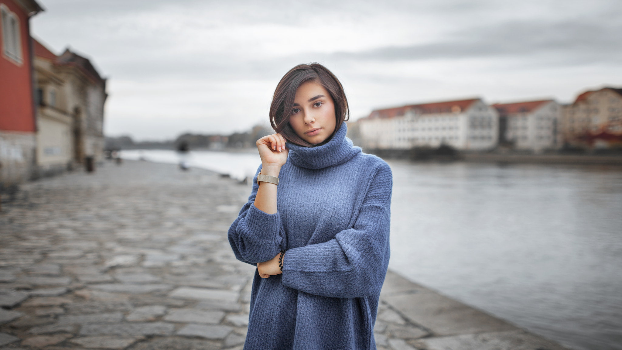 one person, focus on foreground, waist up, beautiful woman, depth of field, young adult, water, portrait, young women, women outdoors, adult, turtlenecks, HD Wallpaper