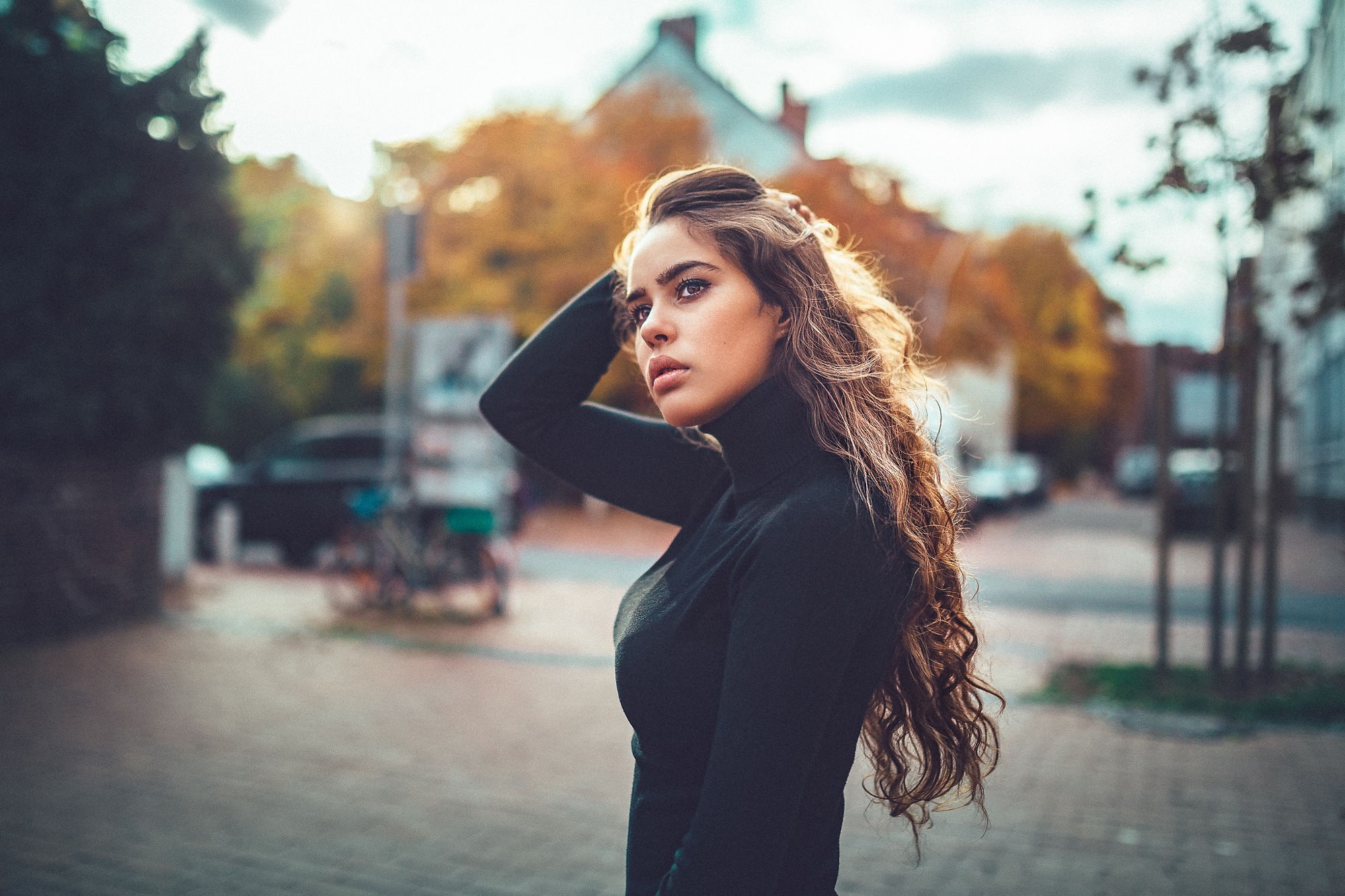 model, lips, Lennart Bader, women outdoors, looking away, 1080P, wavy hair, turtlenecks, long hair, brunette, women, HD Wallpaper