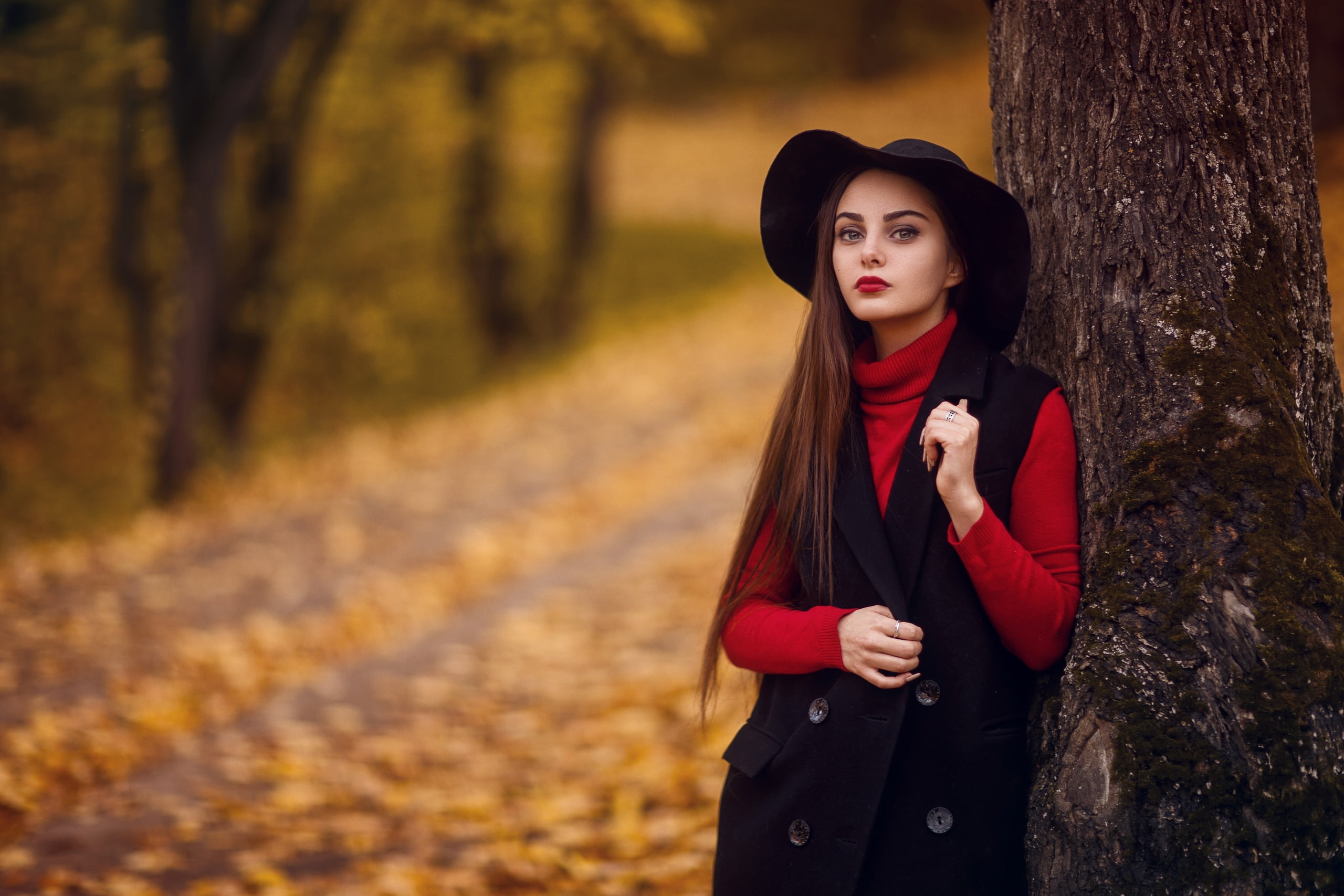 looking at viewer, tree, bokeh, fall, hat, one person, looking at camera, fashion, beautiful woman, land, adult, front view, turtlenecks, outdoors, women with hats, HD Wallpaper