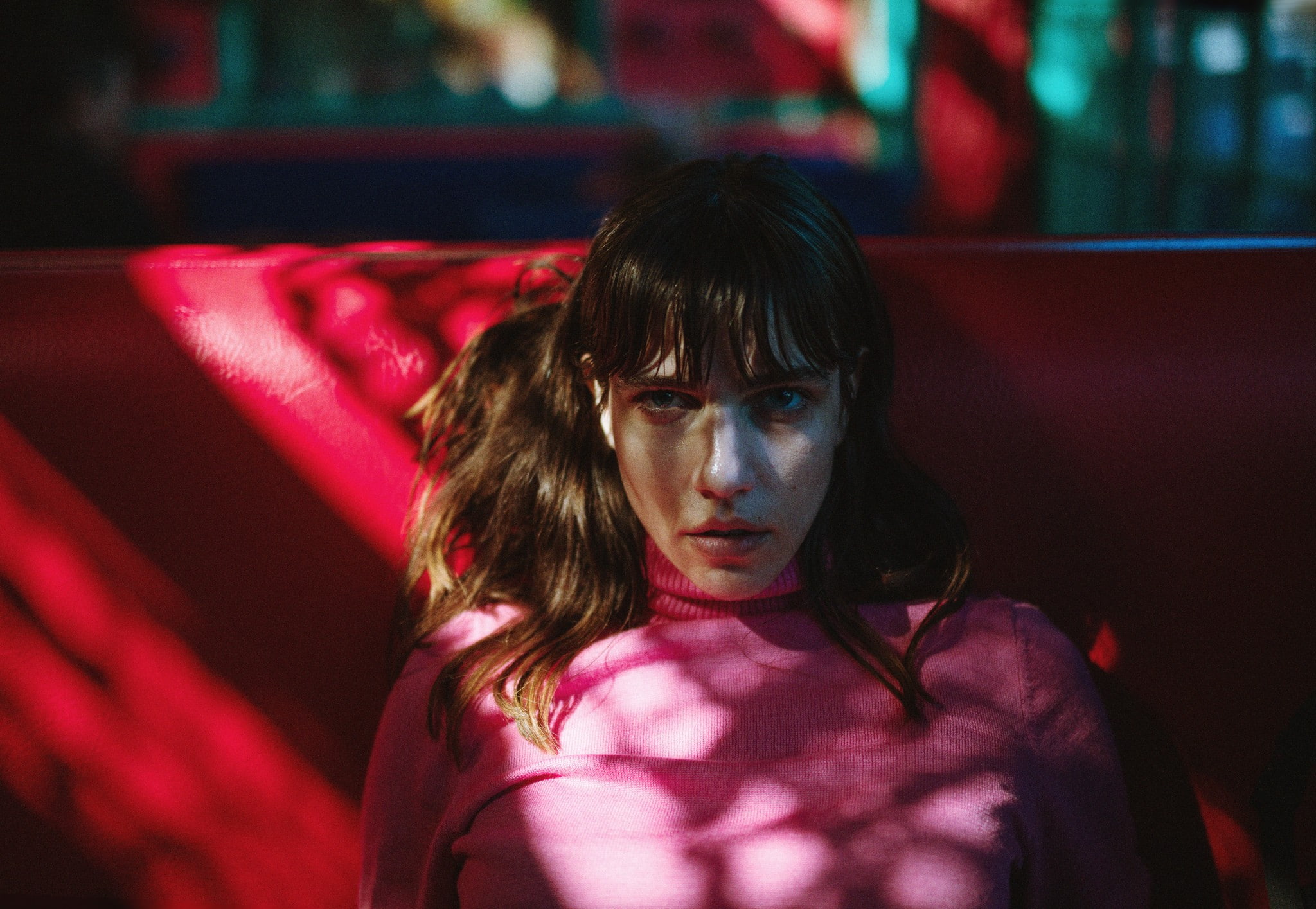 turtlenecks, brunette, 1080P, women, sweater, Jesse Herzog, leaned back, pink tops, HD Wallpaper