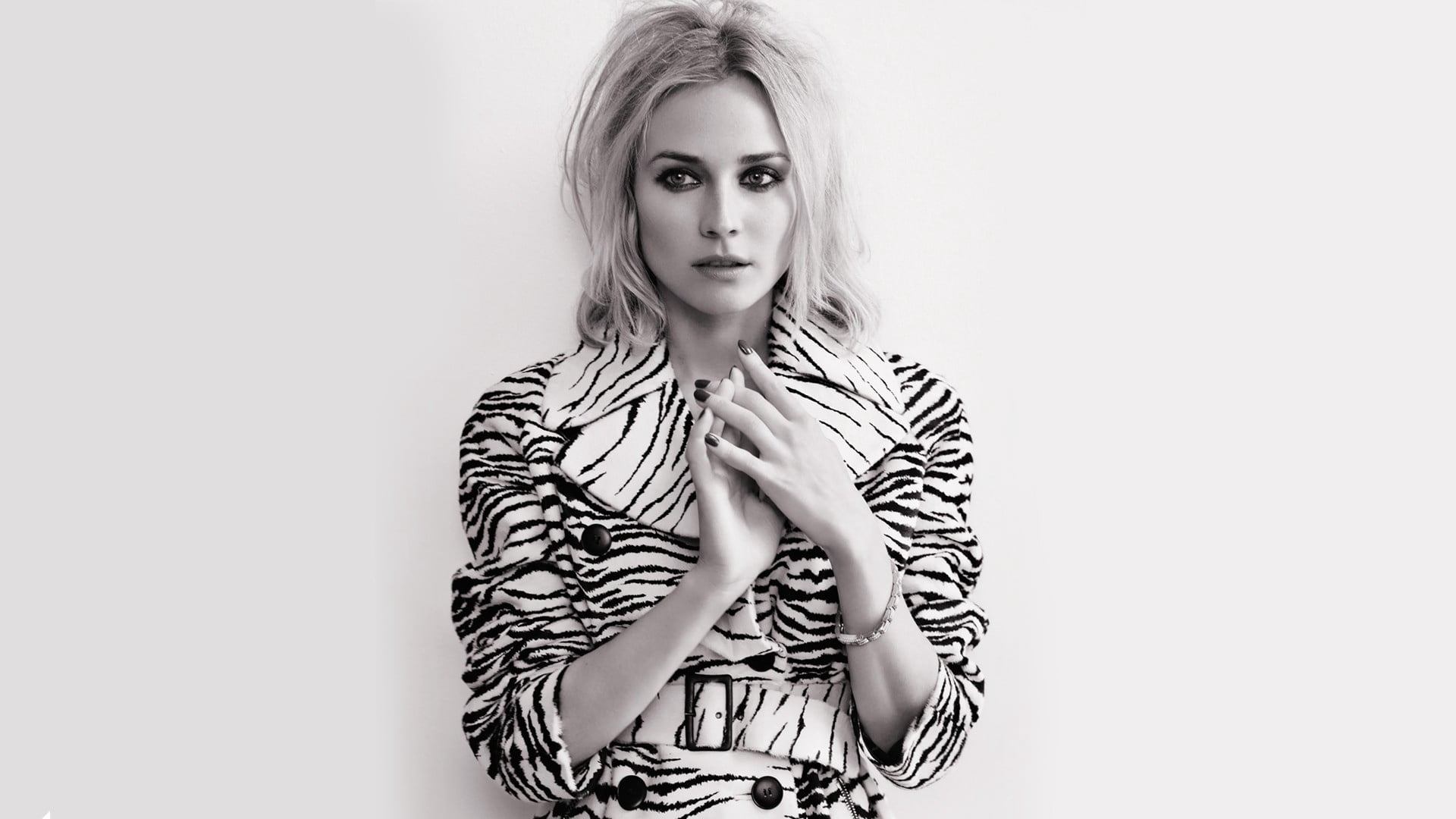 beauty, body part, one person, women, look, human face, s, fashion, zebra, beautiful people, portrait, blond hair, diane kruger, black, white, blonde, hair, HD Wallpaper
